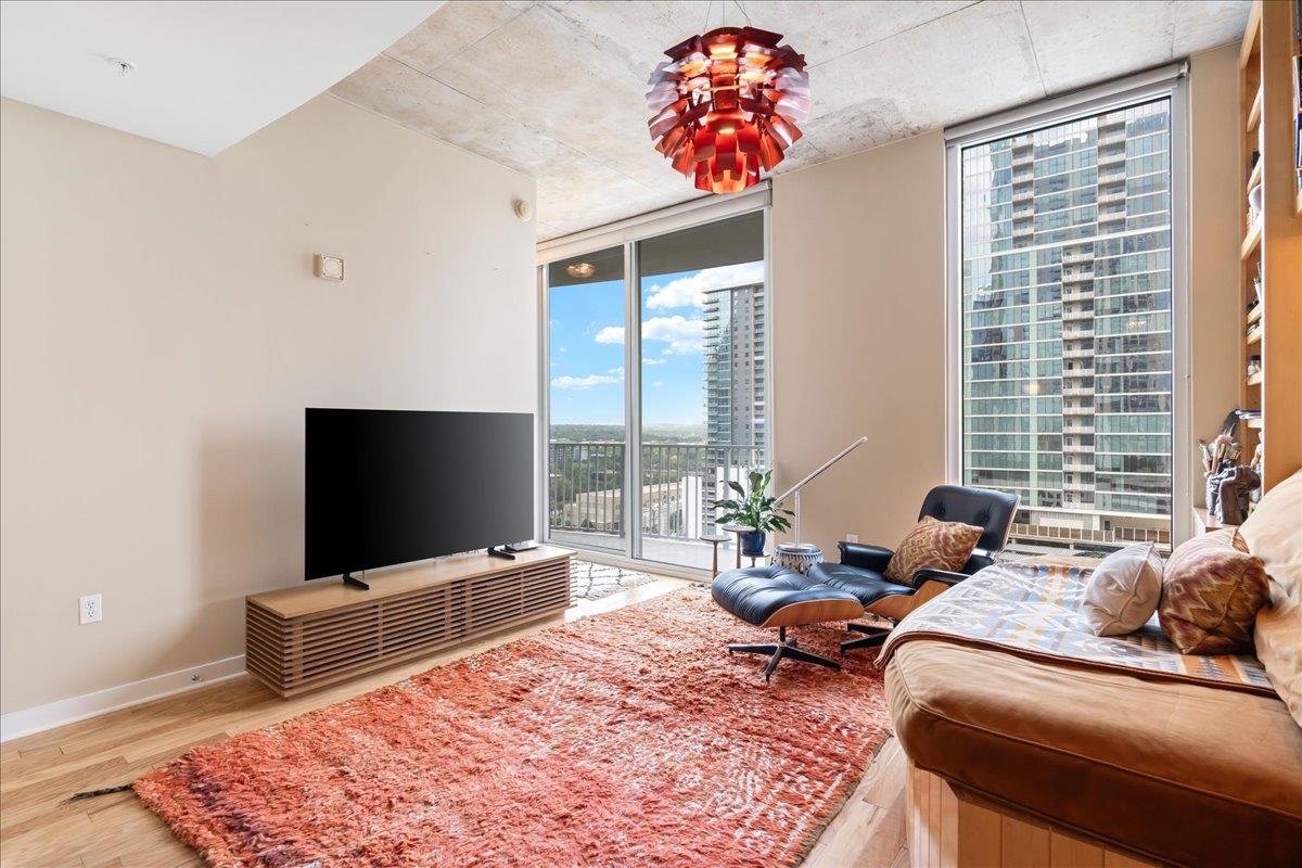 360 Nueces ST # 1408