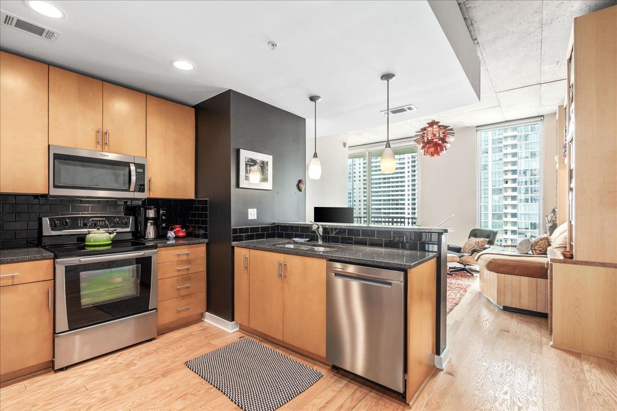 360 Nueces ST # 1408