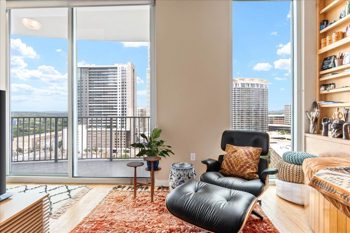 360 Nueces ST # 1408