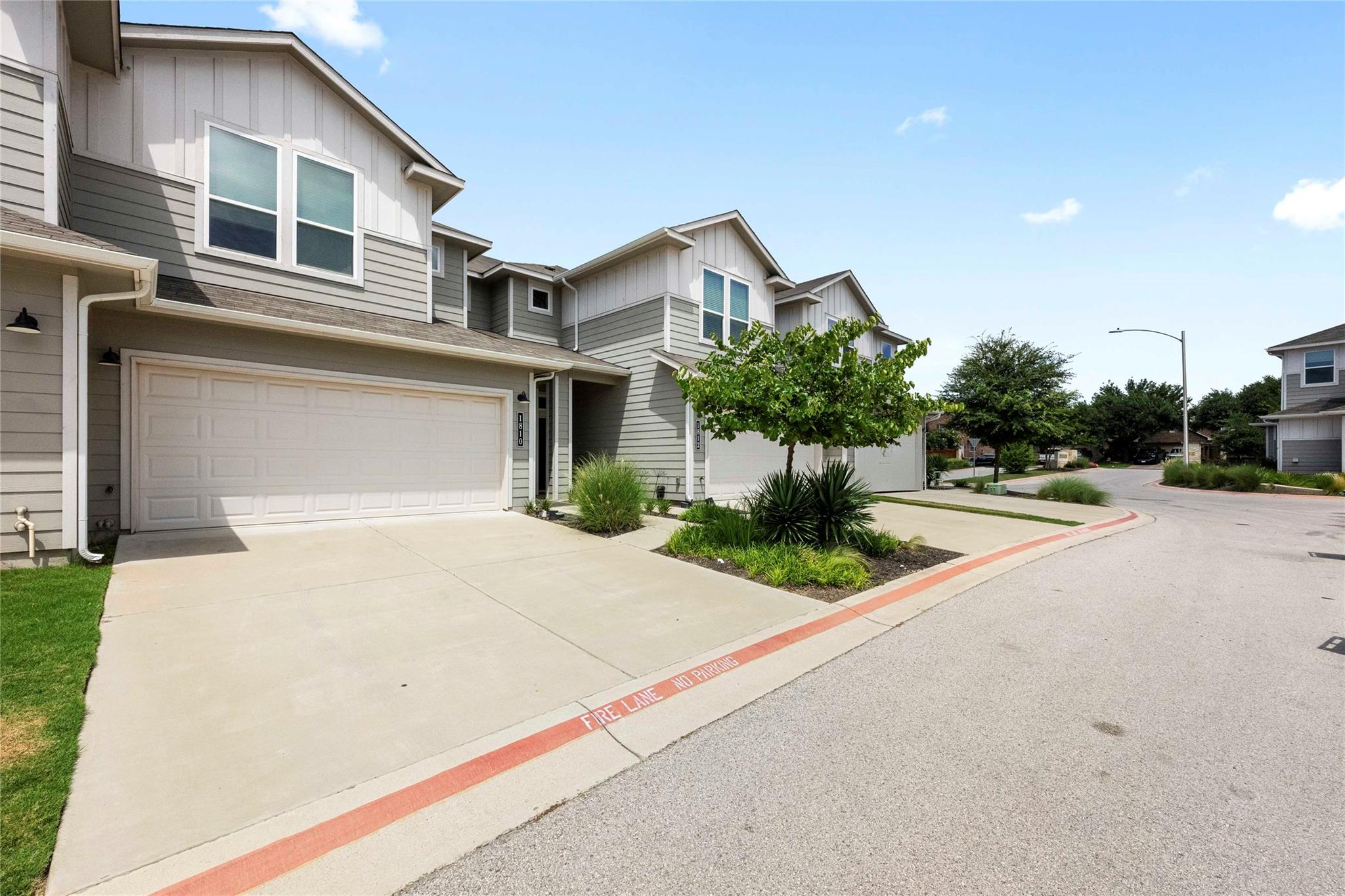 1810 Roseburg DR