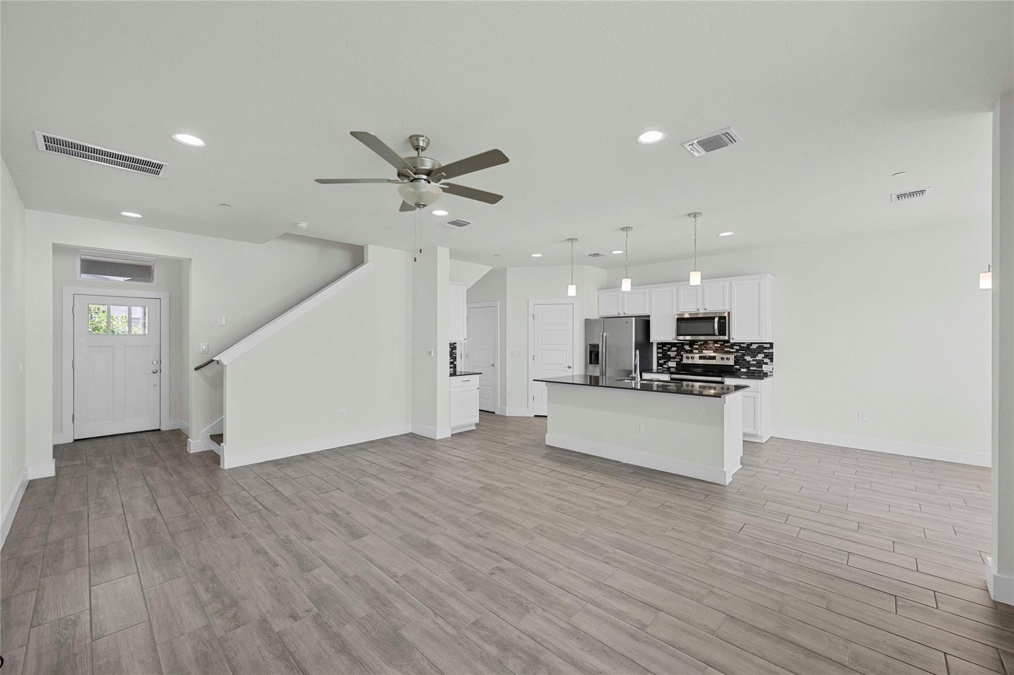 1810 Roseburg DR