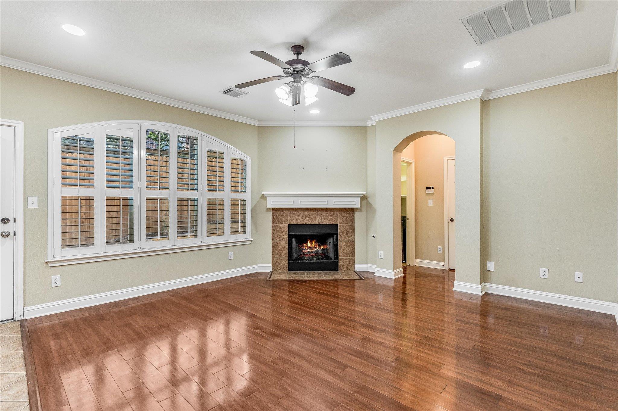 601 Twelve Oaks LN