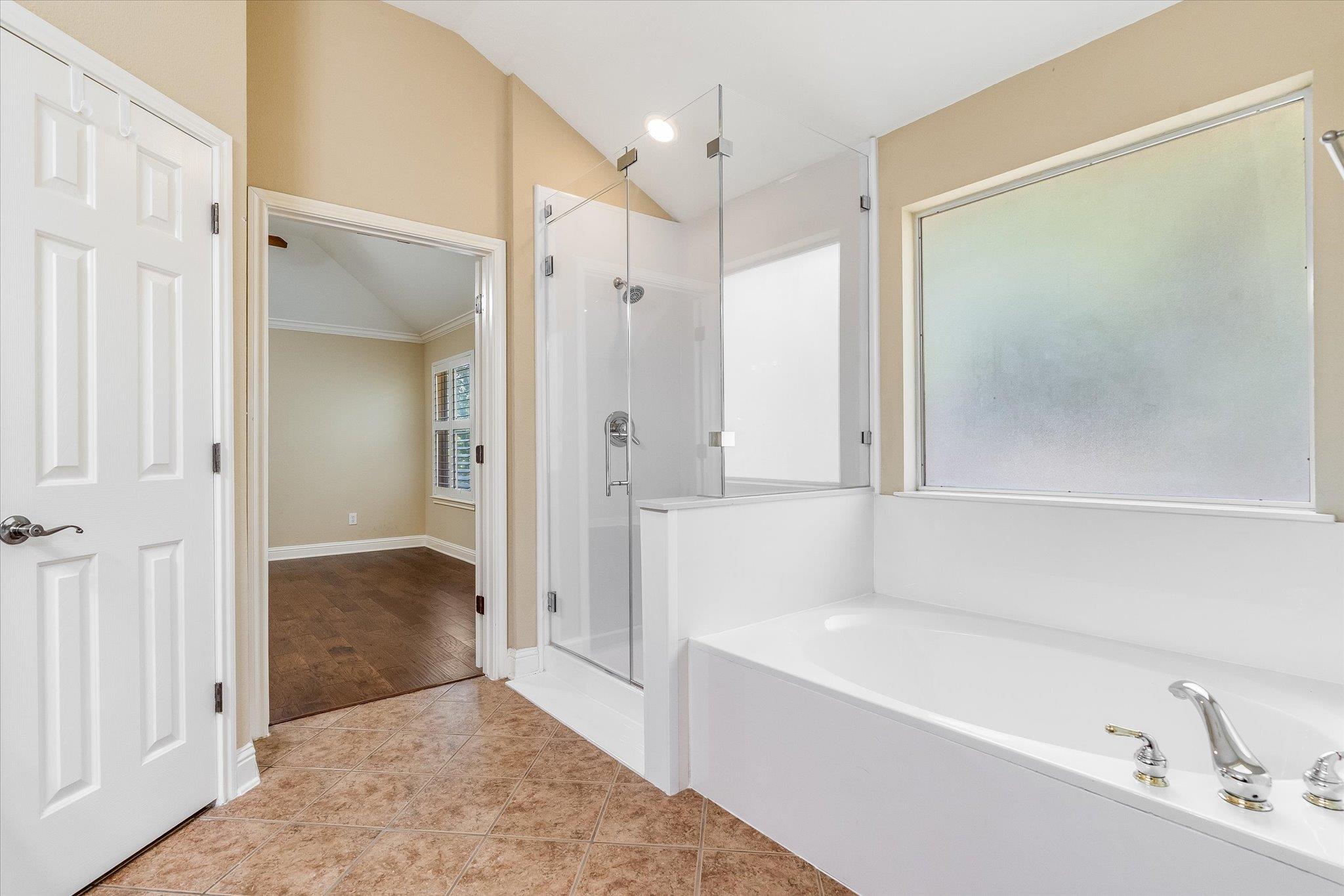 601 Twelve Oaks LN