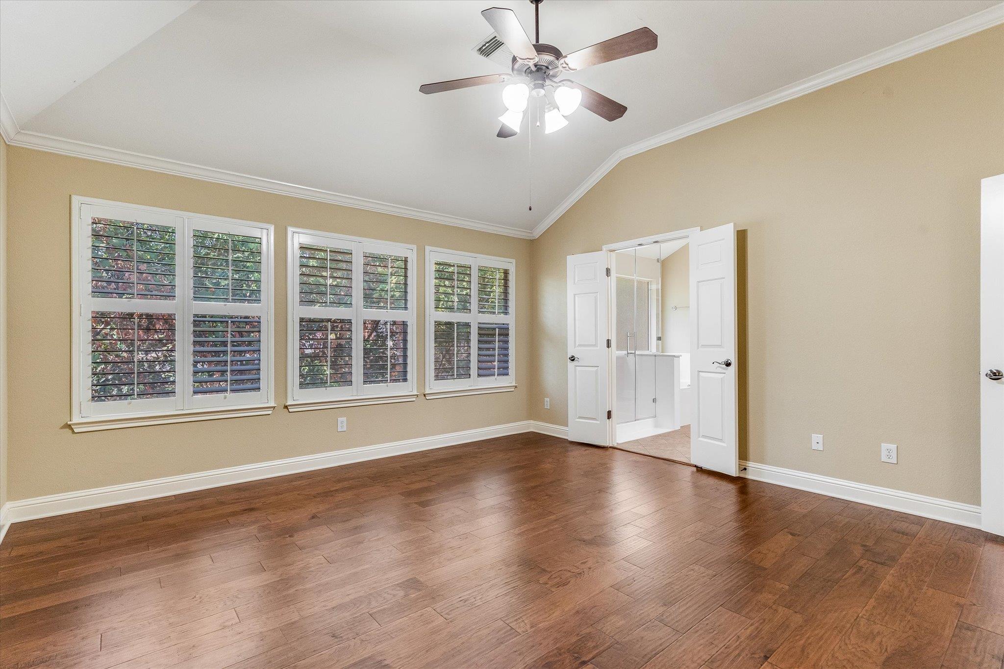 601 Twelve Oaks LN