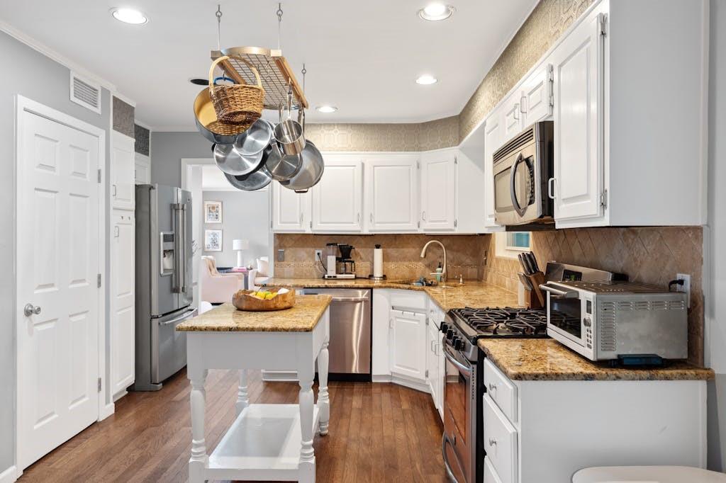 2609 Friar Tuck LN