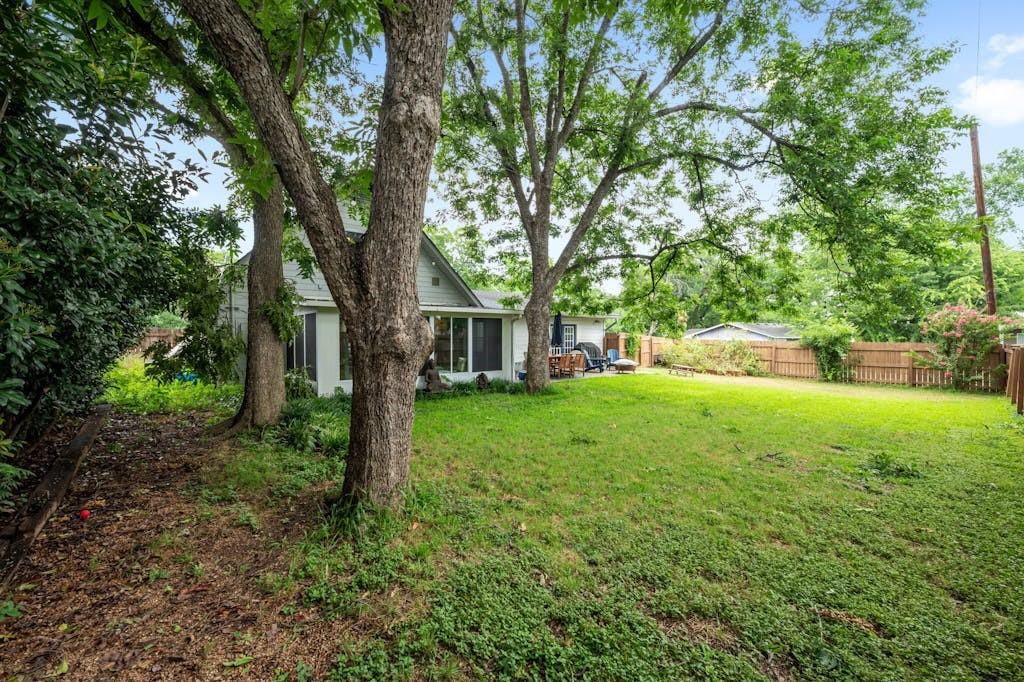 2609 Friar Tuck LN