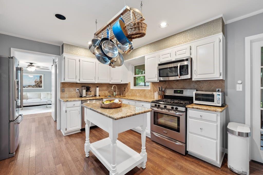 2609 Friar Tuck LN