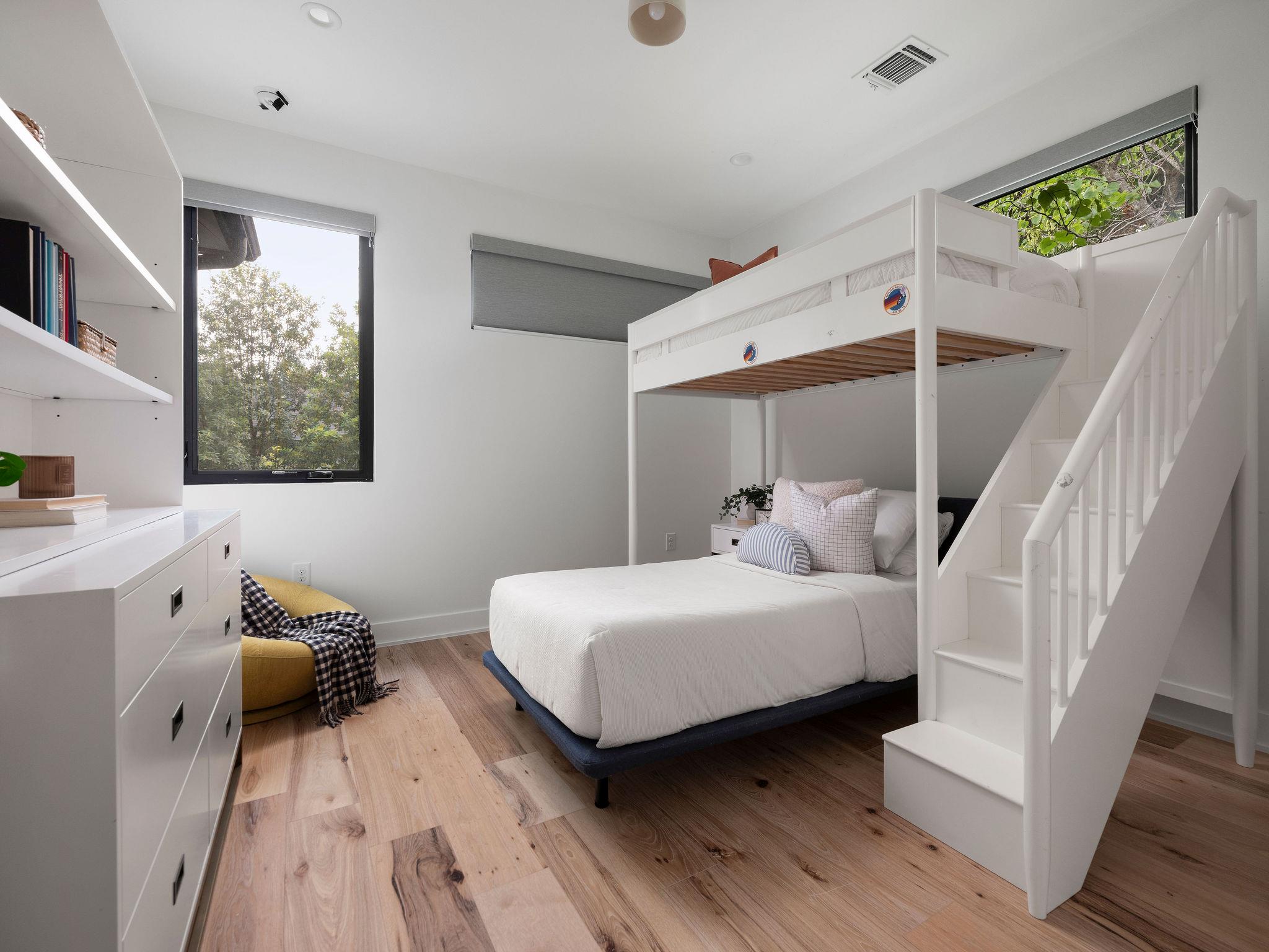 1906 Frazier Ave