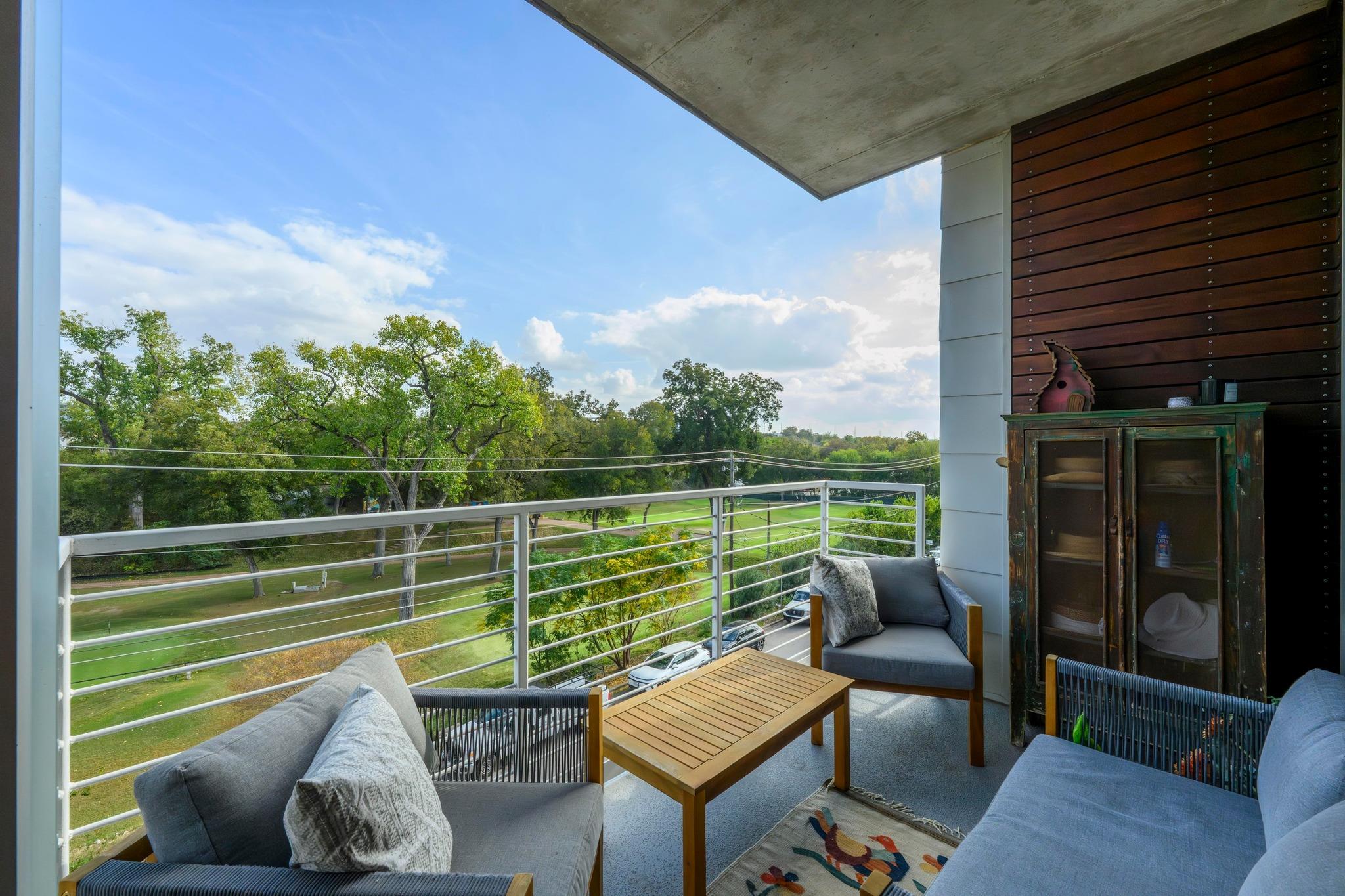 210 Lee Barton DR # 401