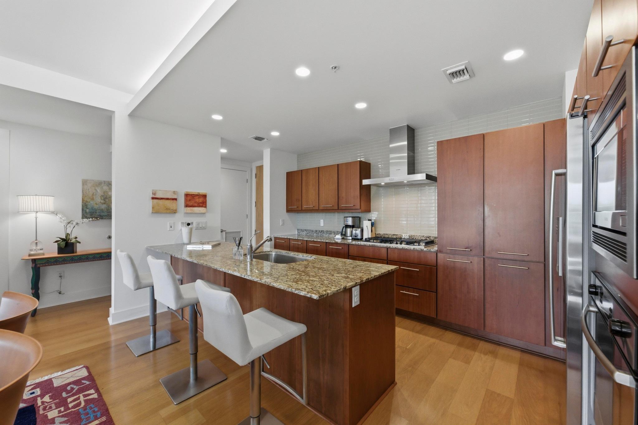 210 Lee Barton DR # 401