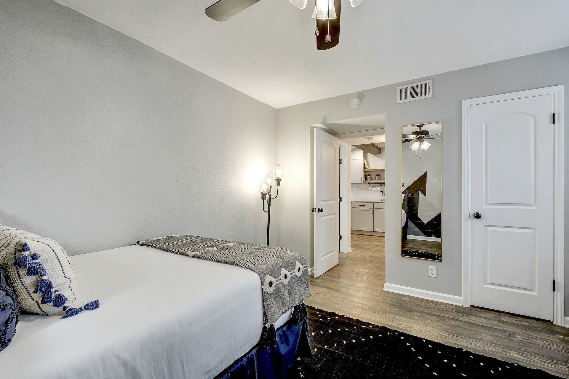 1202 Newning Ave # 202