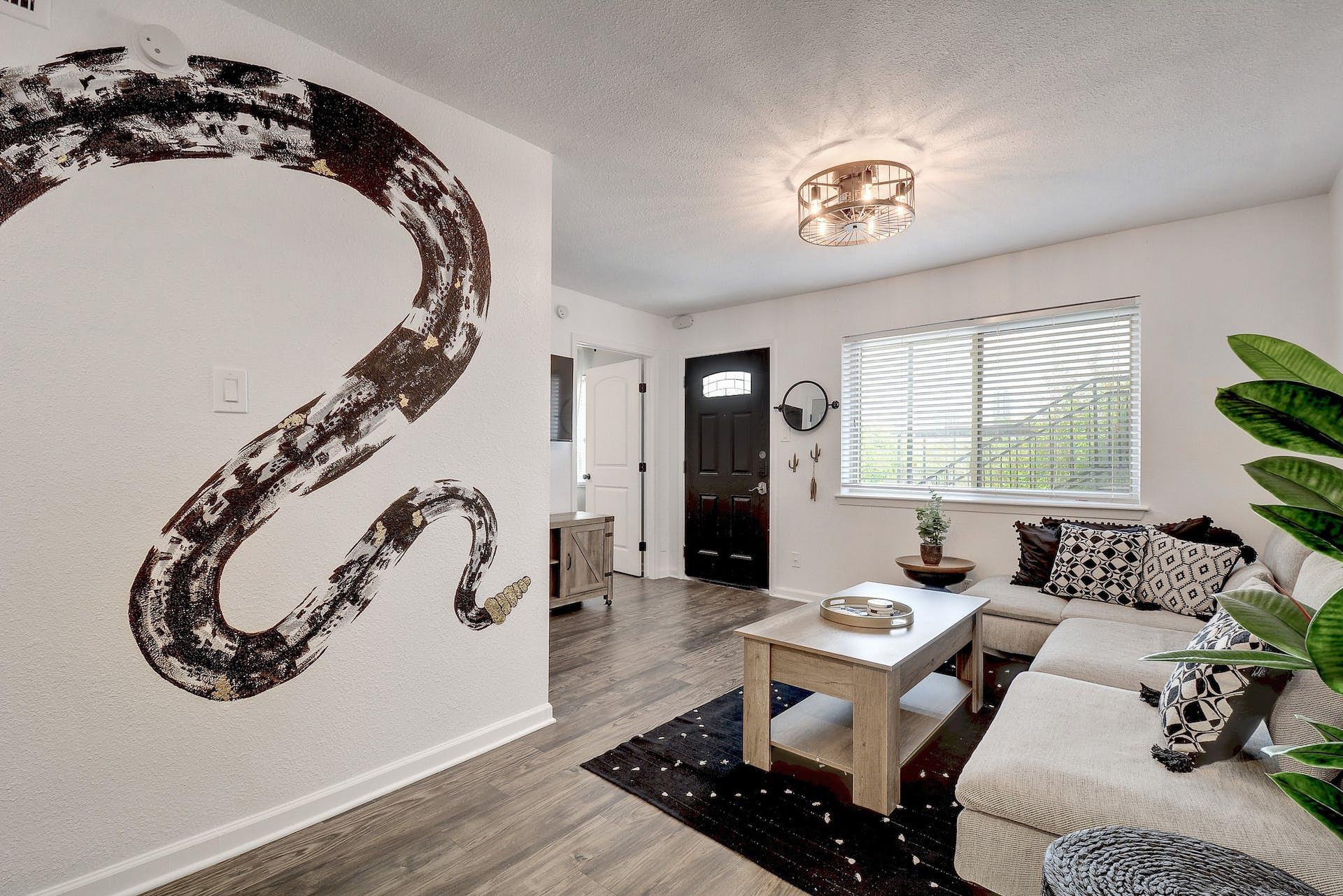 1202 Newning Ave # 202