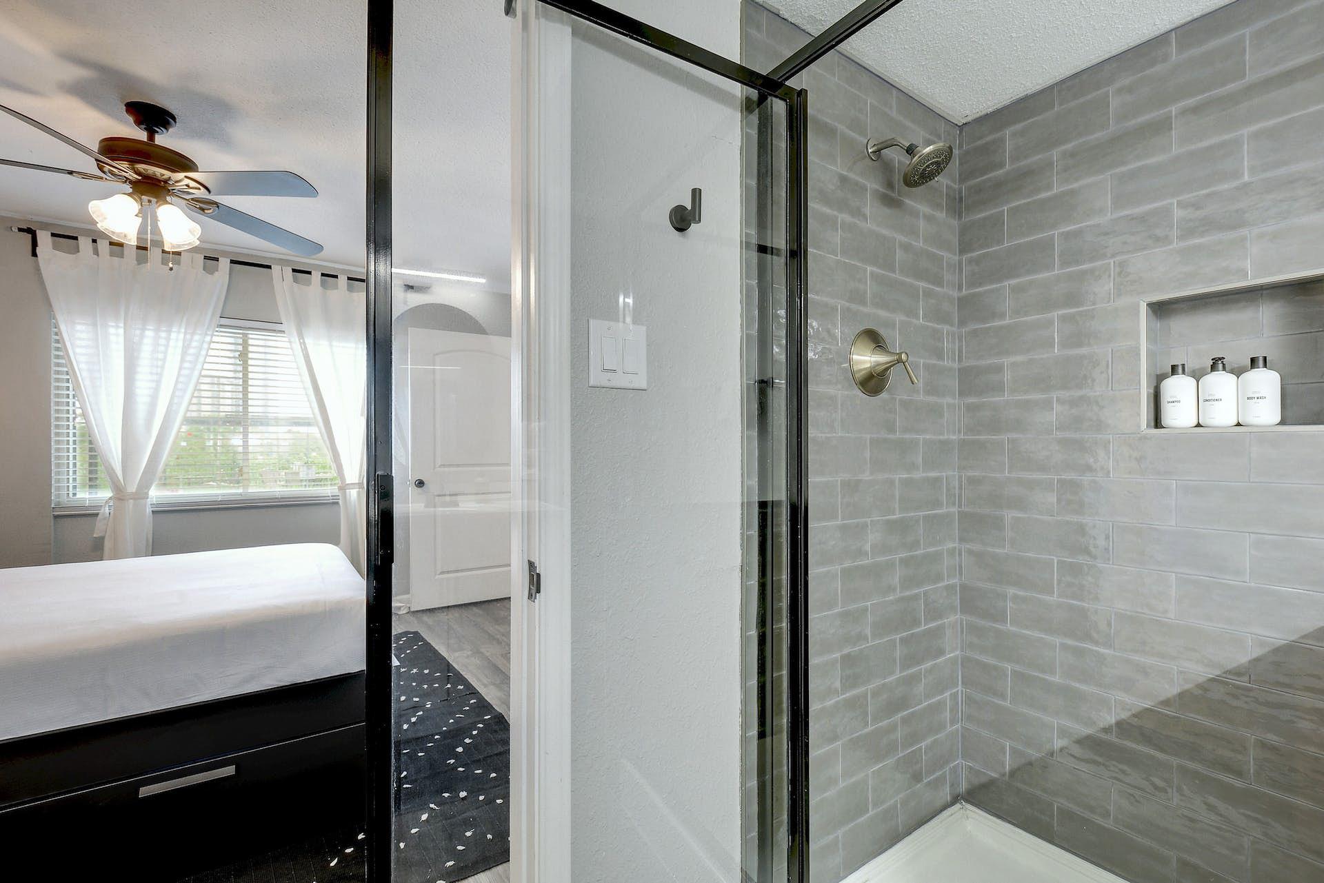 1202 Newning Ave # 202