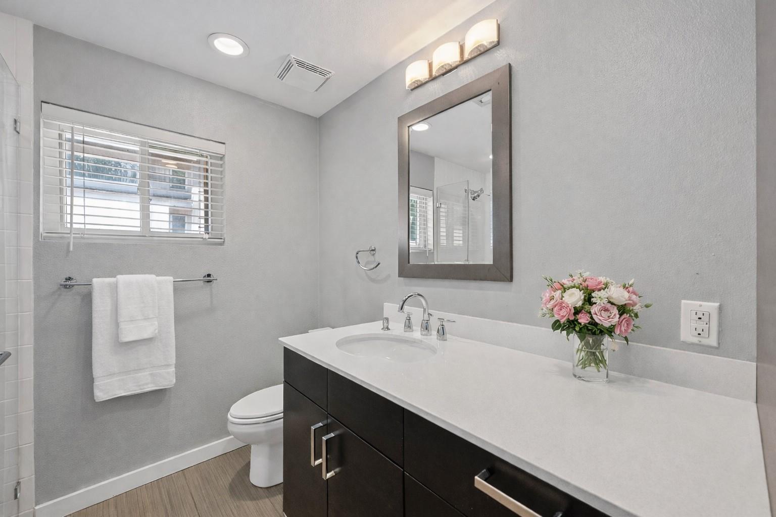 3108 Fontana DR