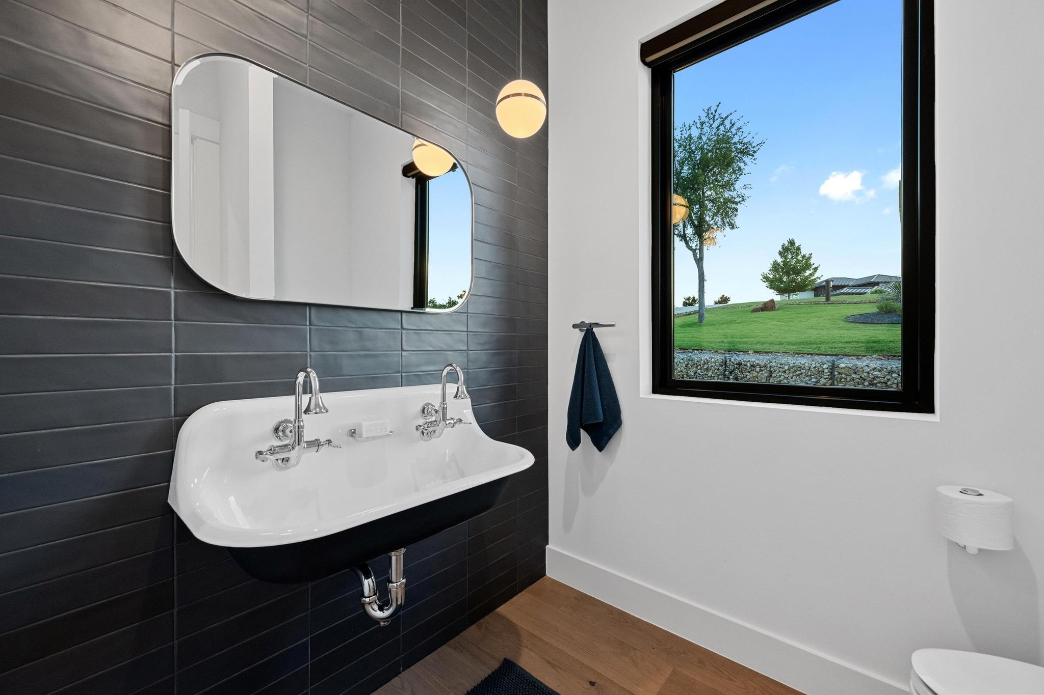 111 Rock N Robyn Trail