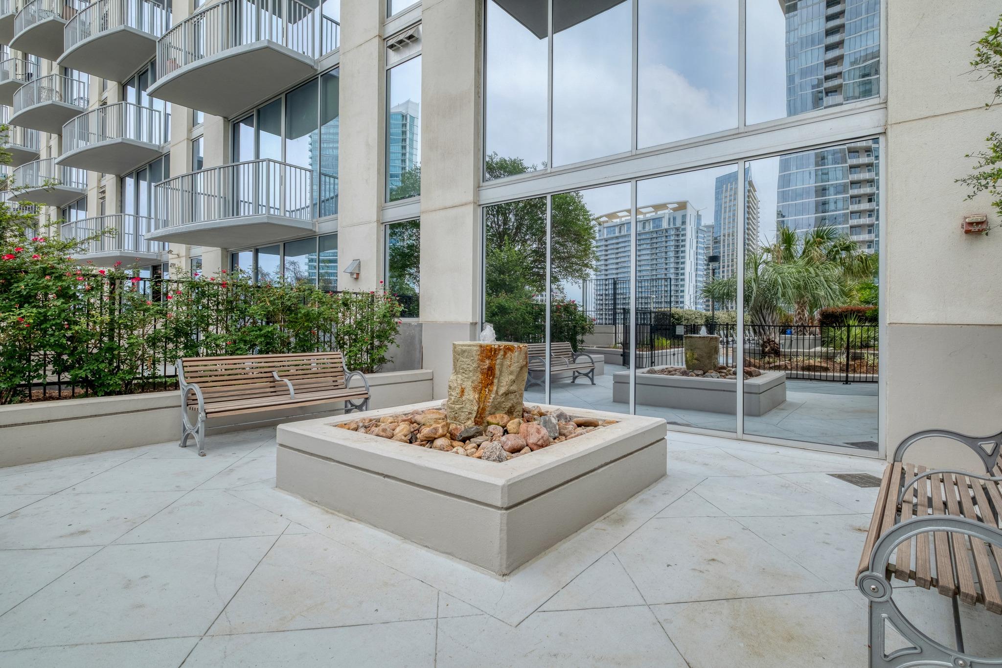 360 Nueces ST # 2407