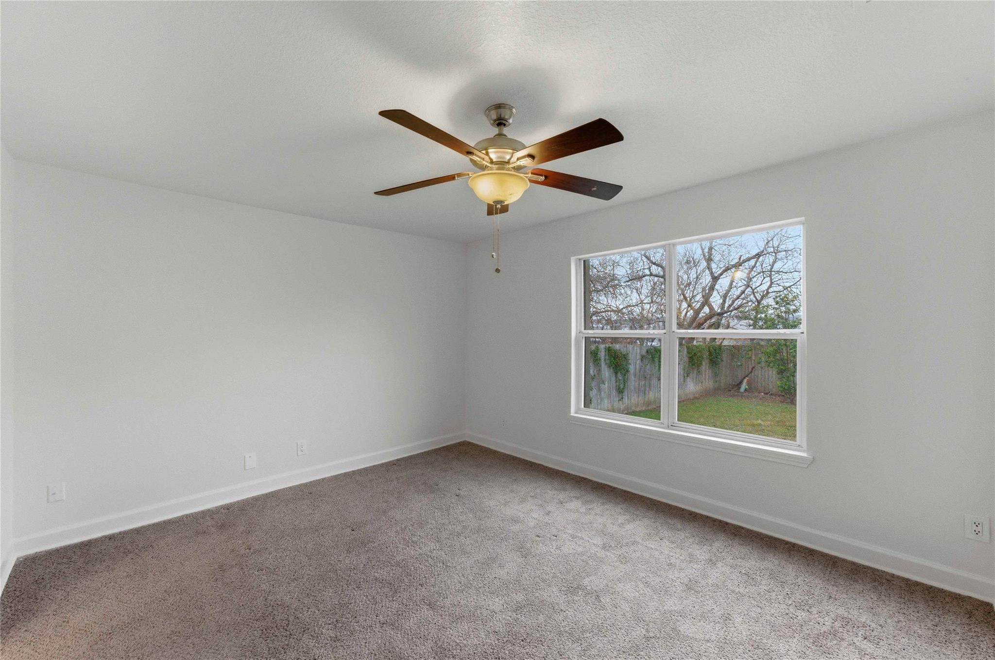 1909 Crooked LN