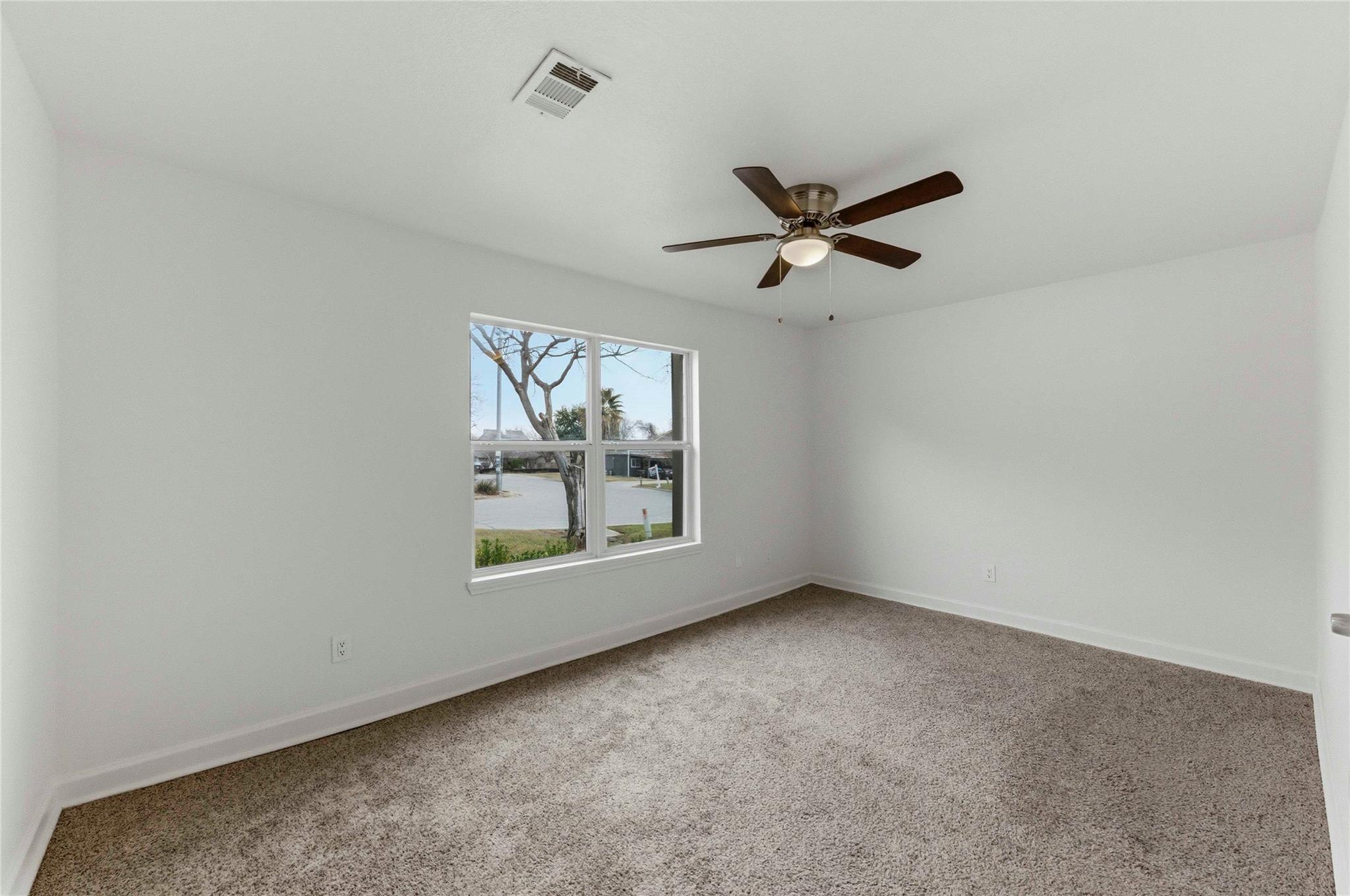 1909 Crooked LN
