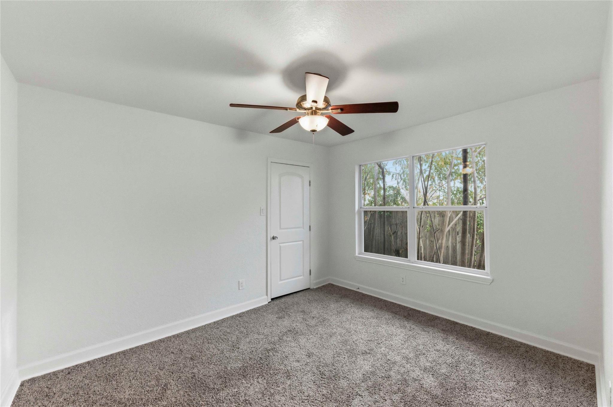 1909 Crooked LN