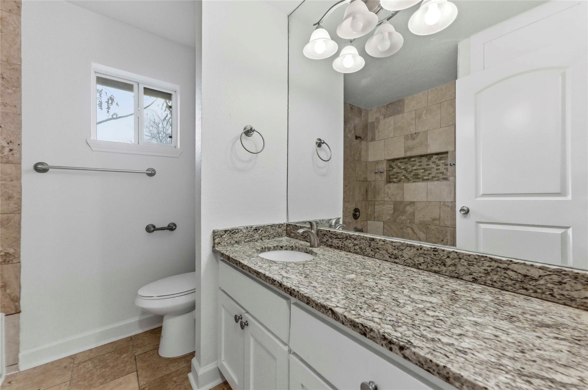 1909 Crooked LN