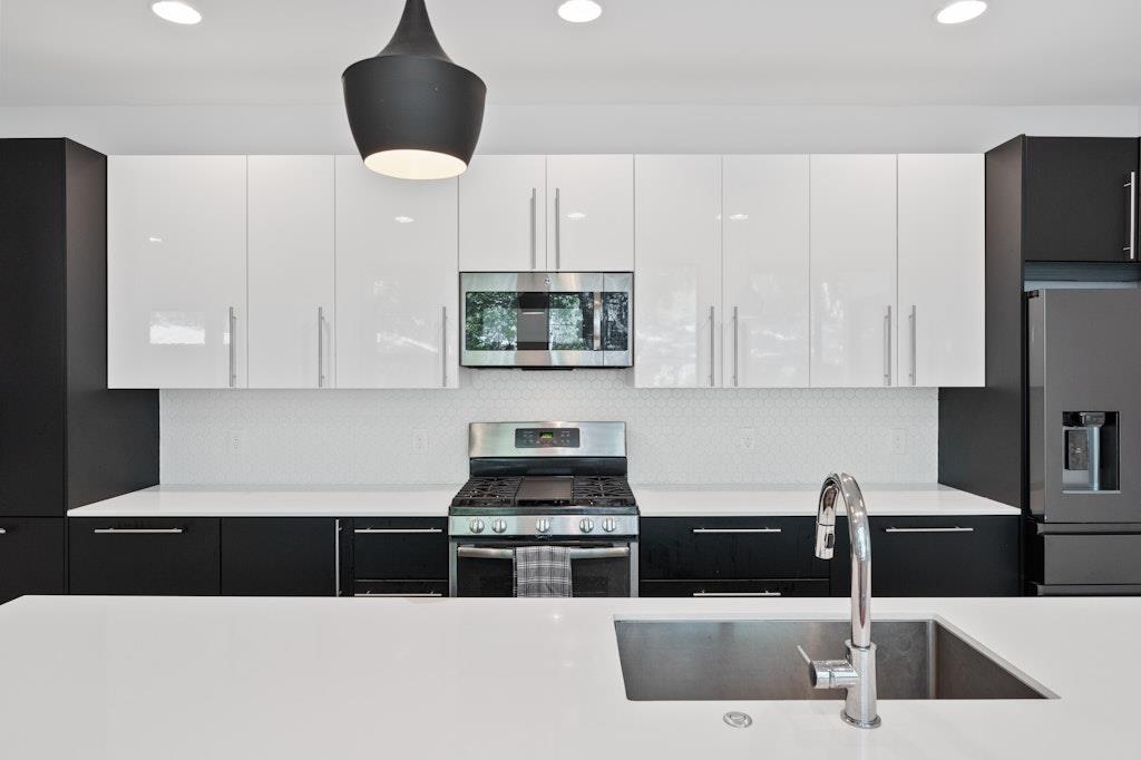 1005 Cardinal LN # B