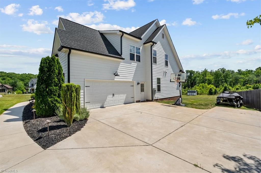 7105 Rae Farms Way