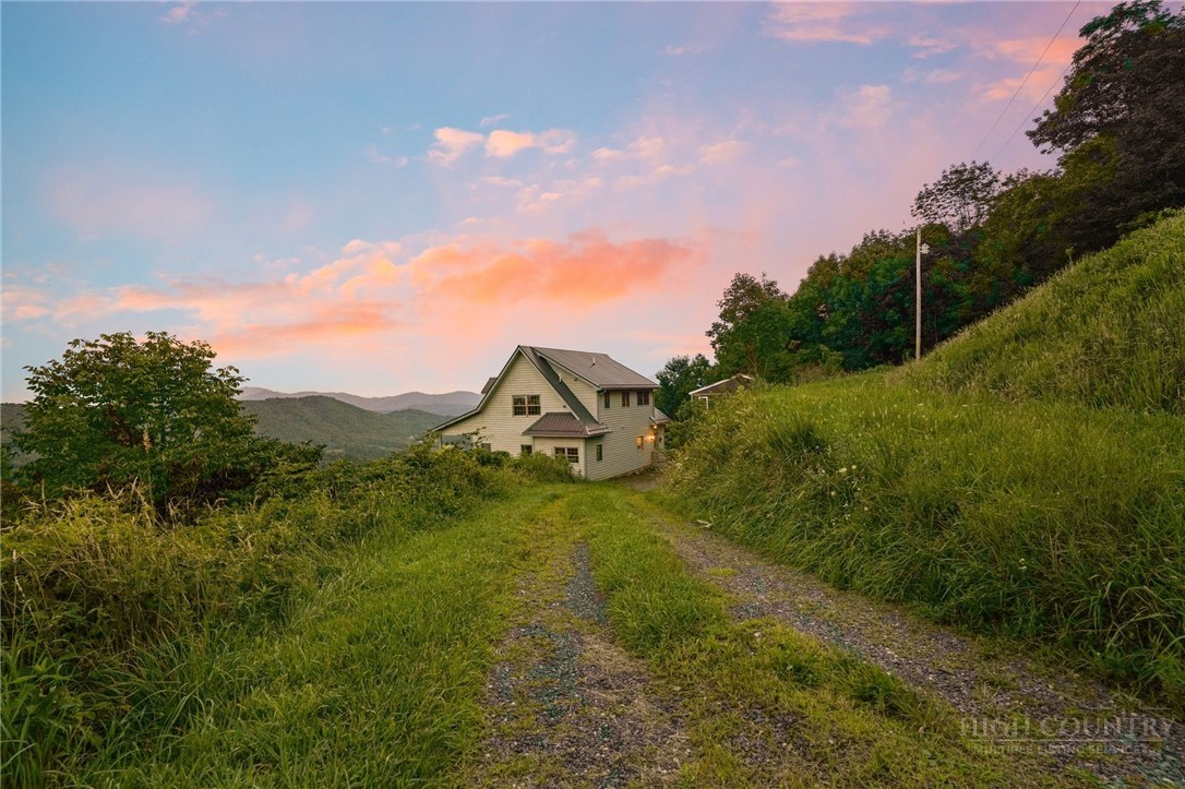 11 Wildflower Lane