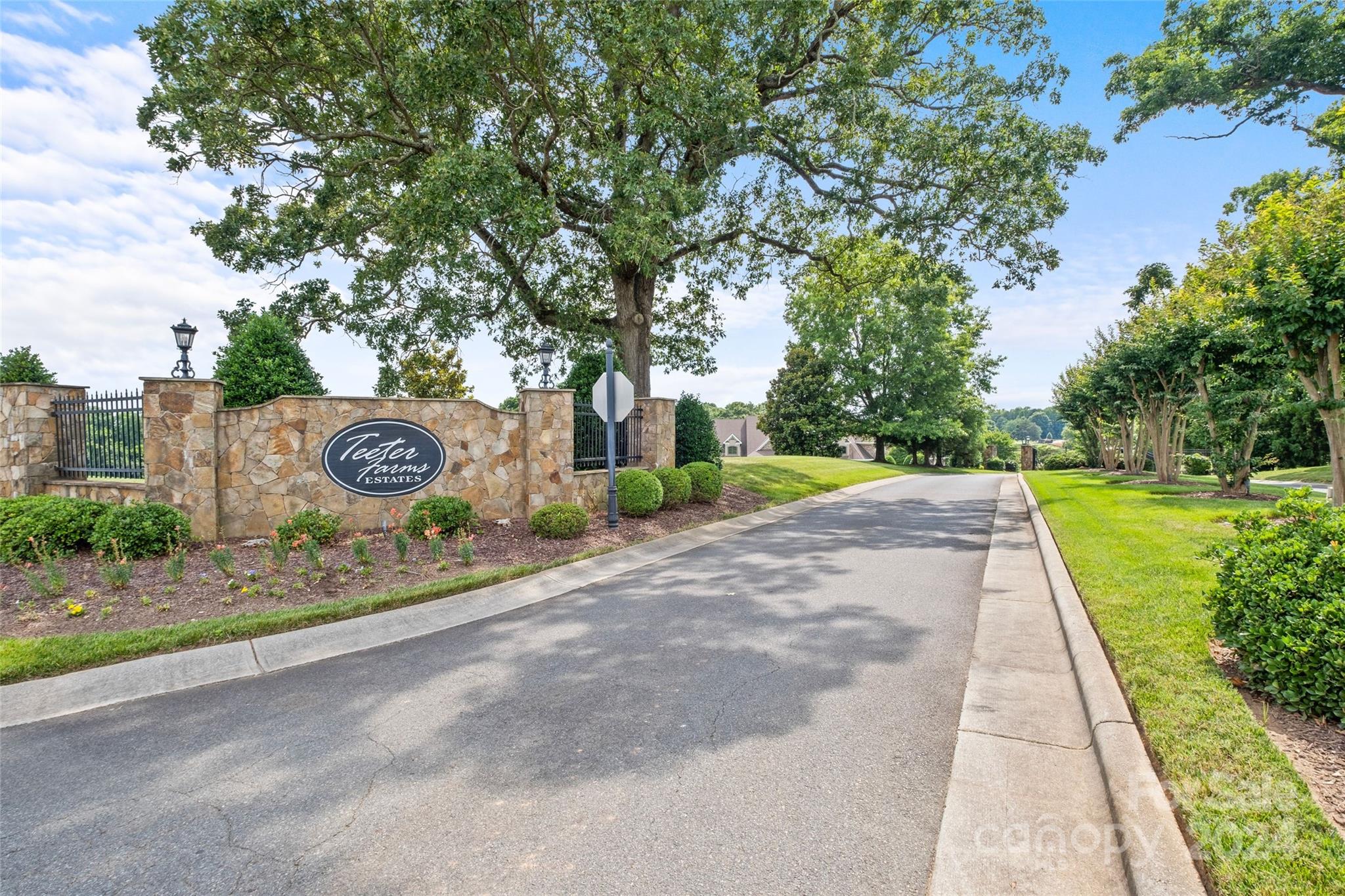 1585 Teeter Farms Drive