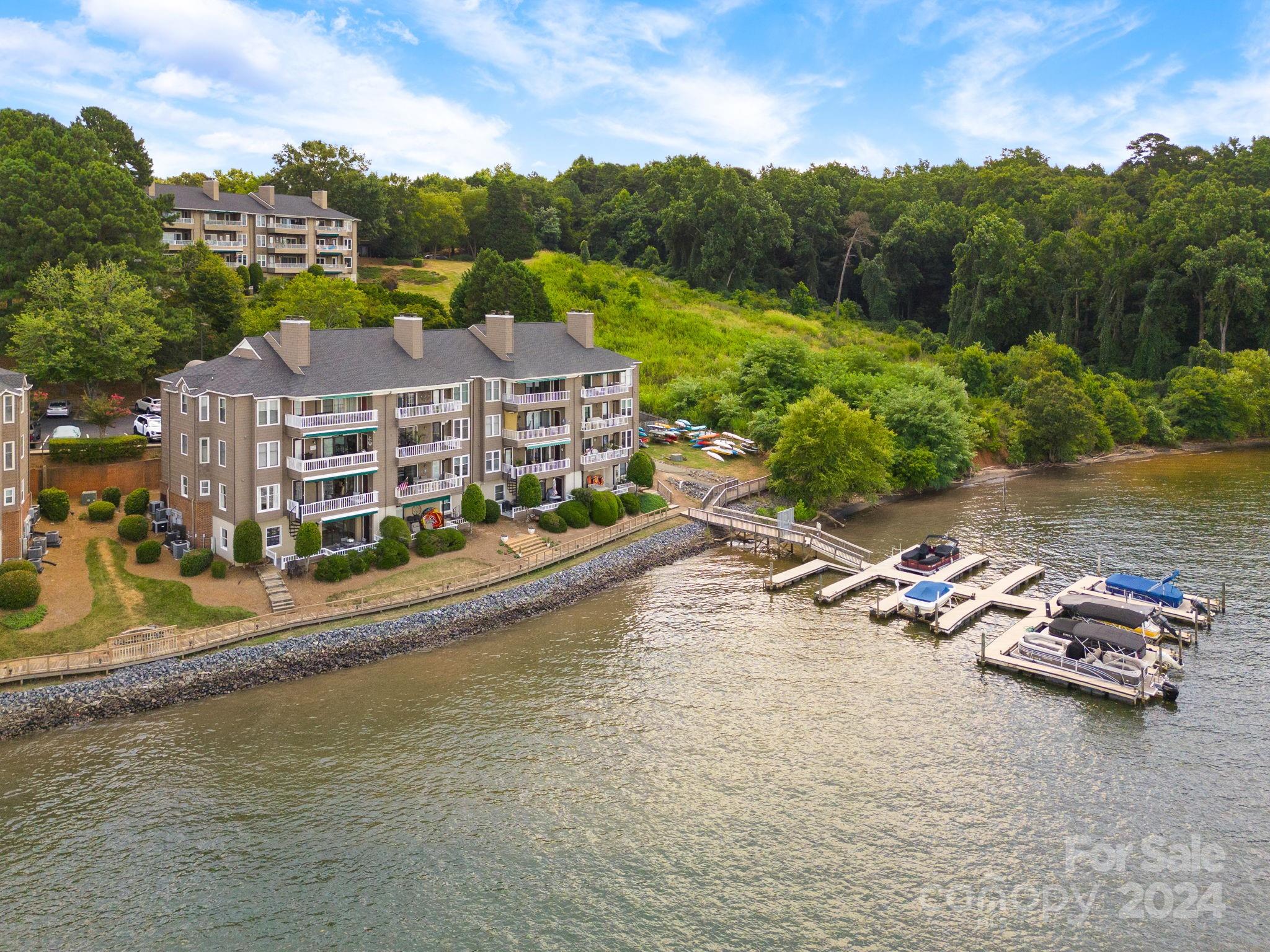 7340 Lakefront Drive Unit: 4