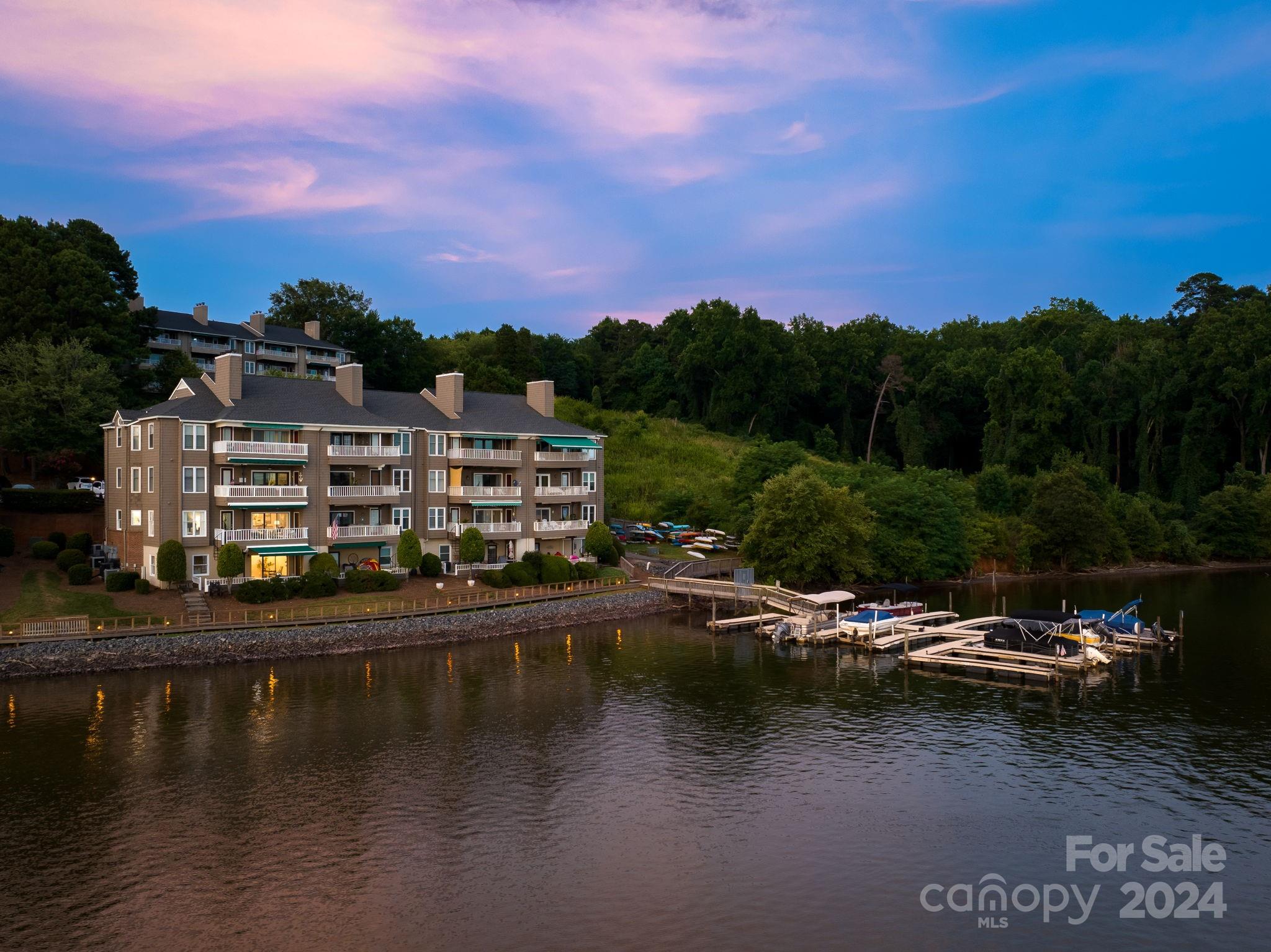 7340 Lakefront Drive Unit: 4