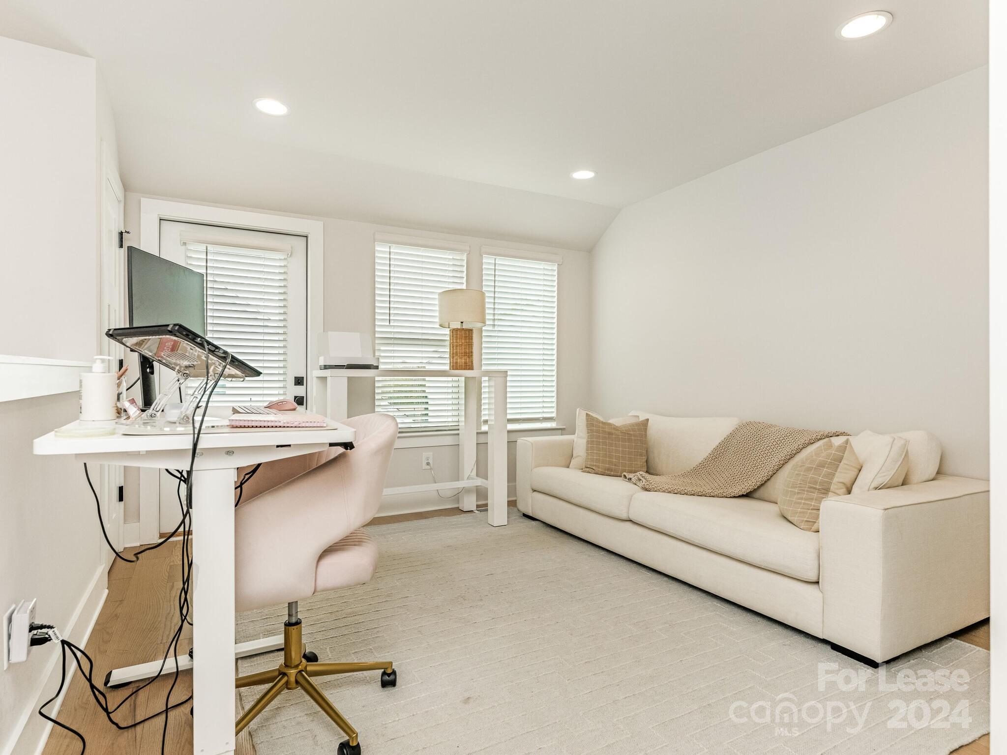 5112 York Park Lane Unit: 18