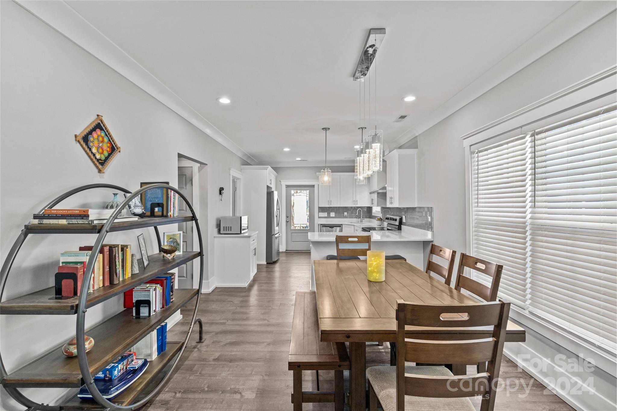 212 Tournament Drive SW