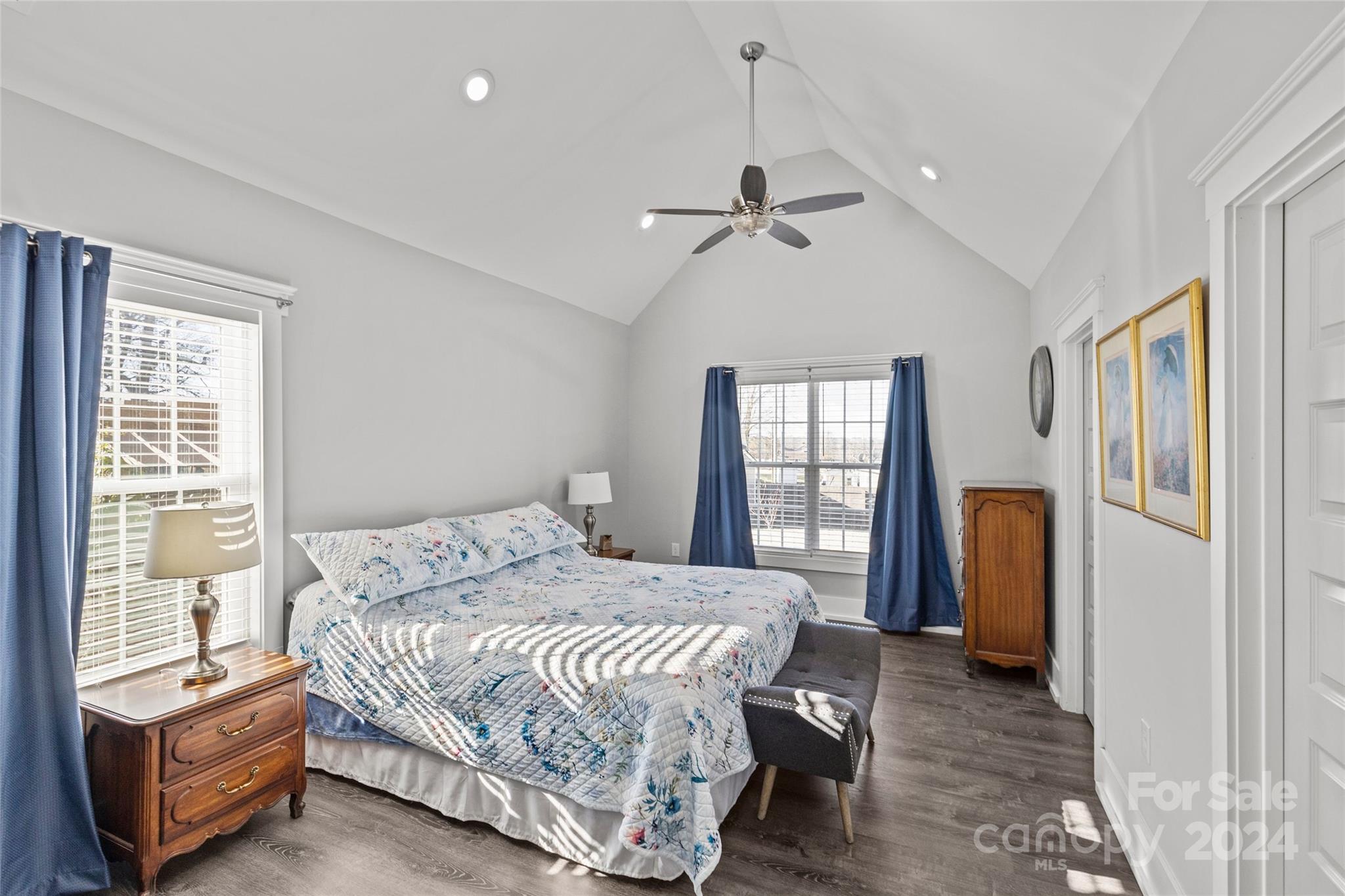 212 Tournament Drive SW