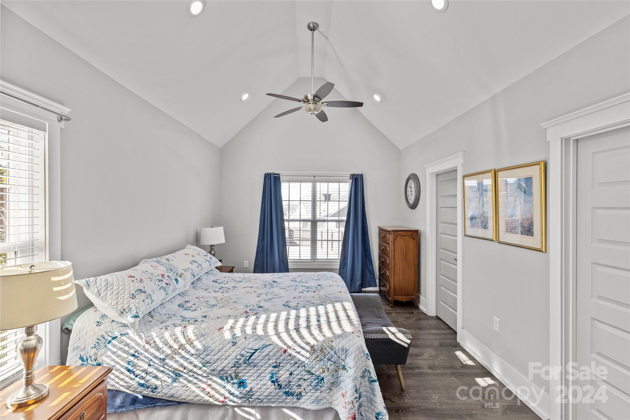 212 Tournament Drive SW