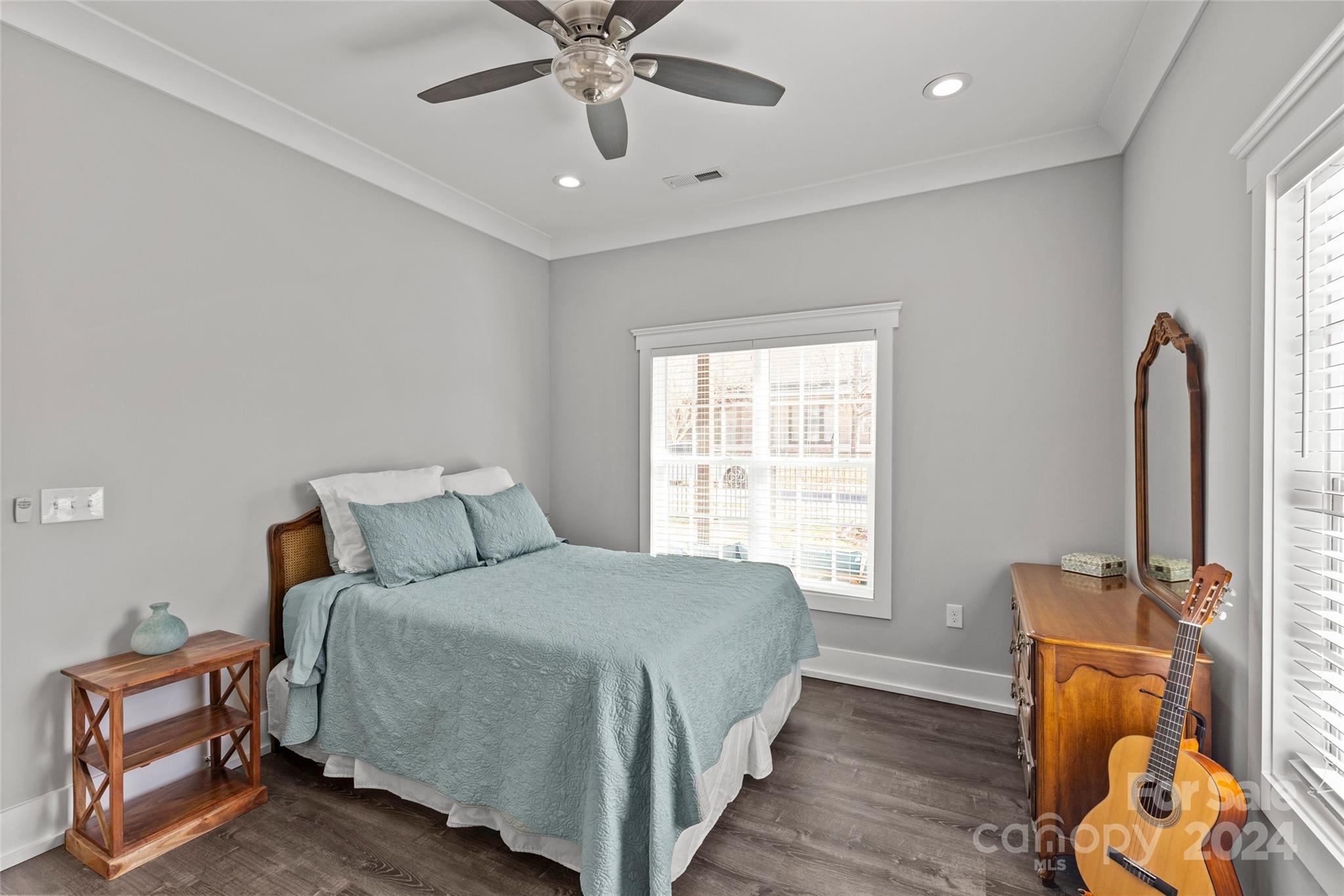 212 Tournament Drive SW