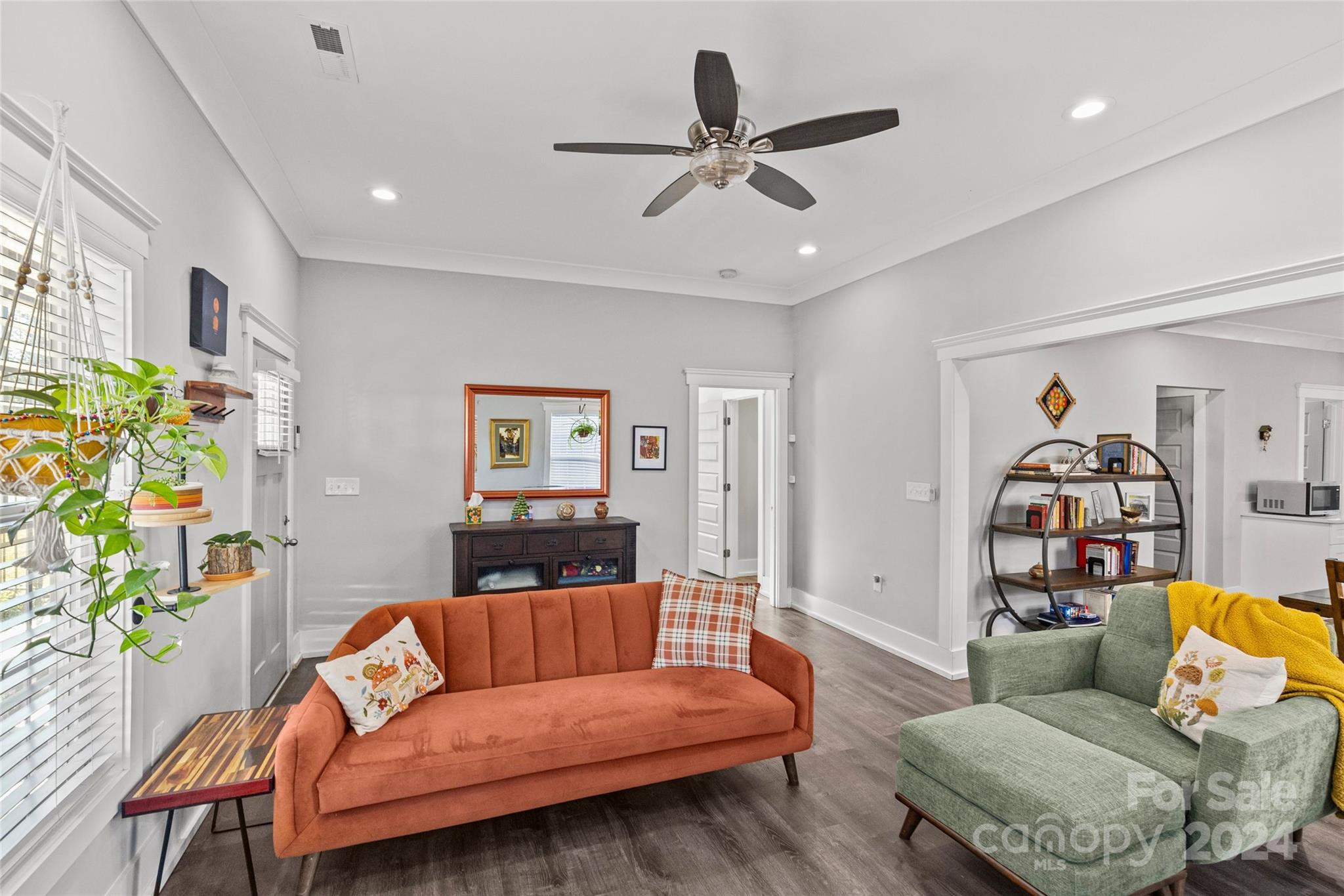 212 Tournament Drive SW