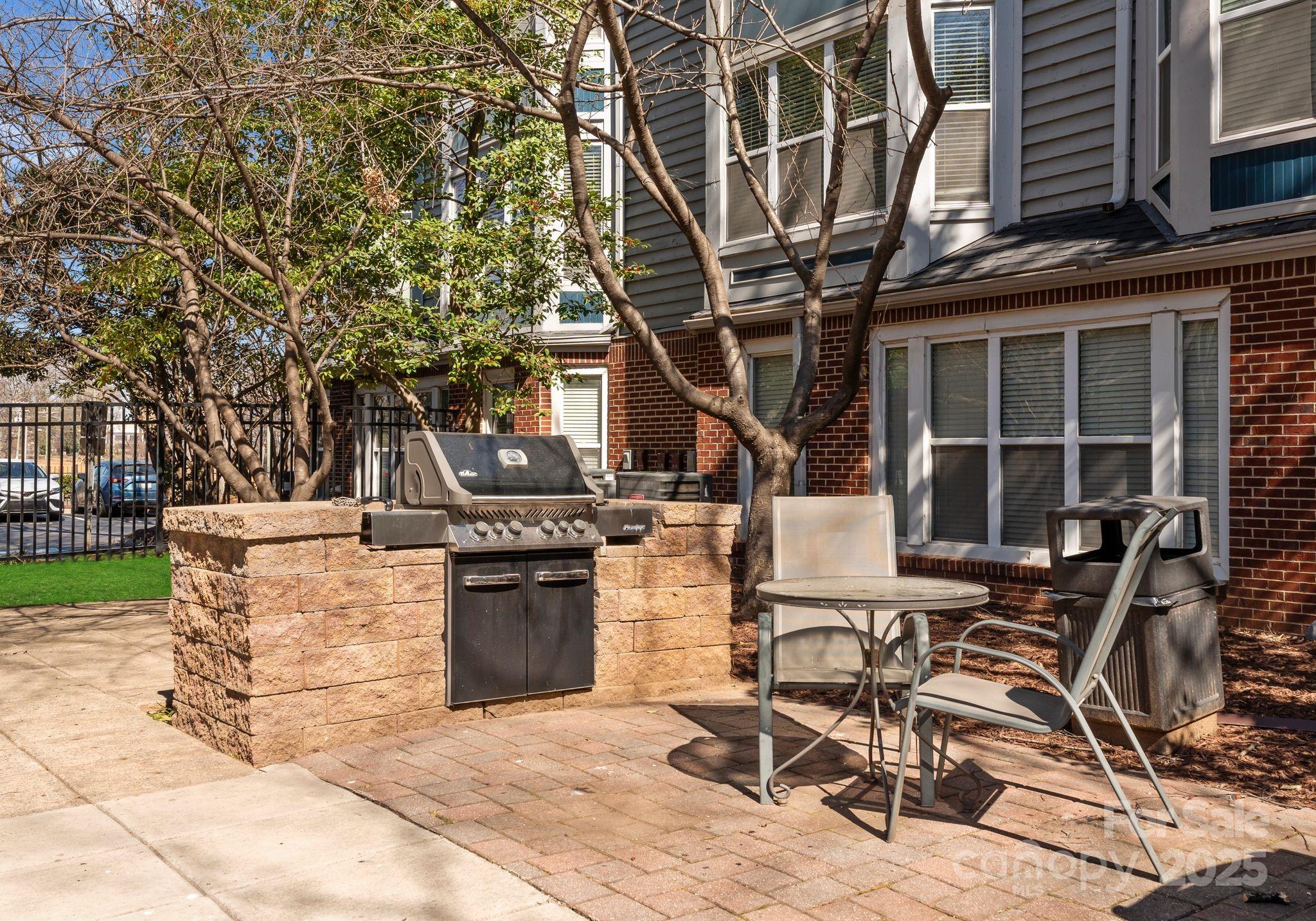 529 N Graham Street