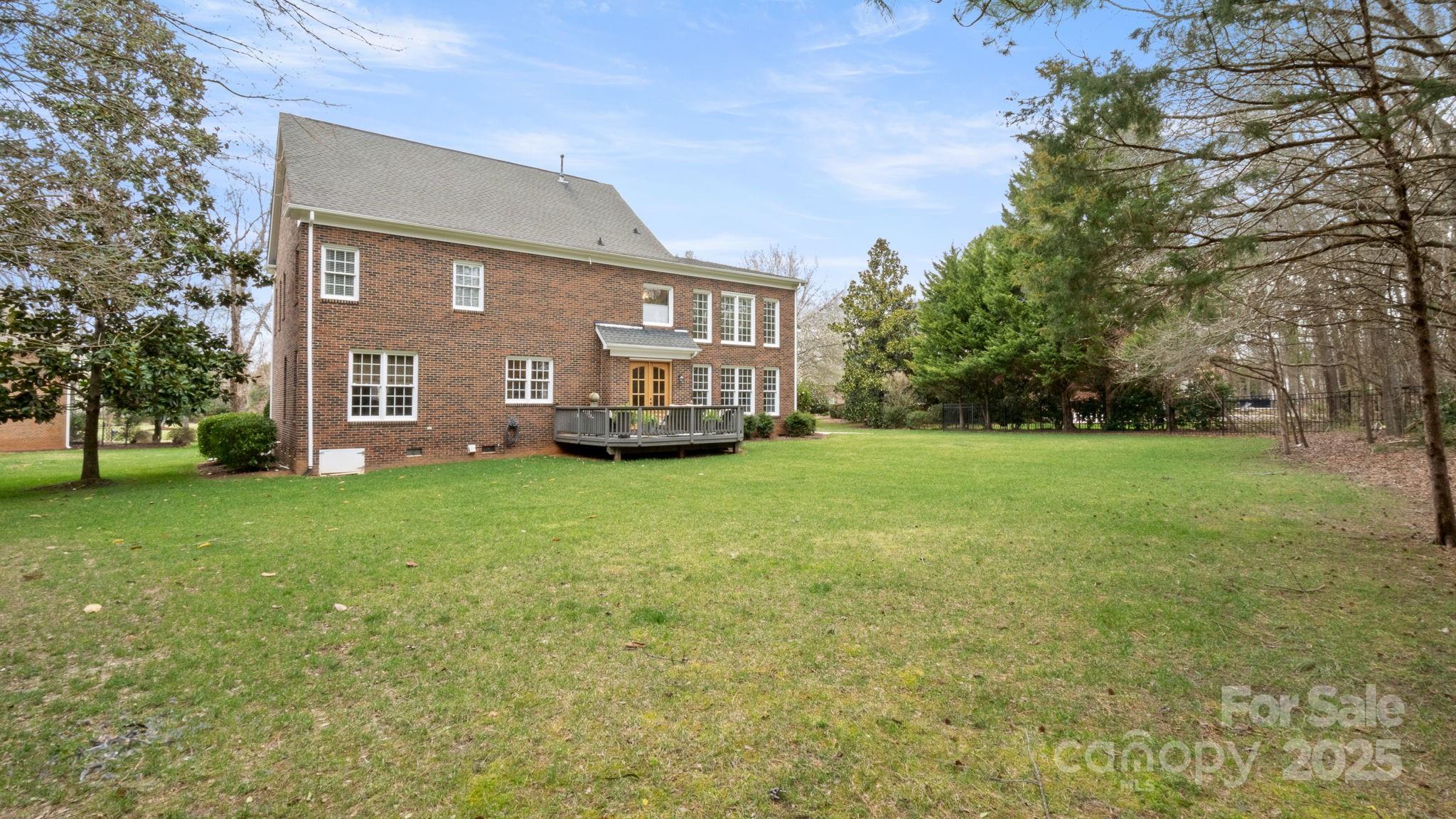 518 Streamside Lane