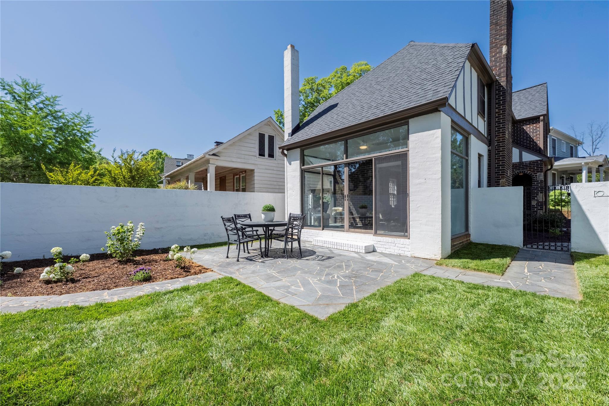 1842 Asheville Place