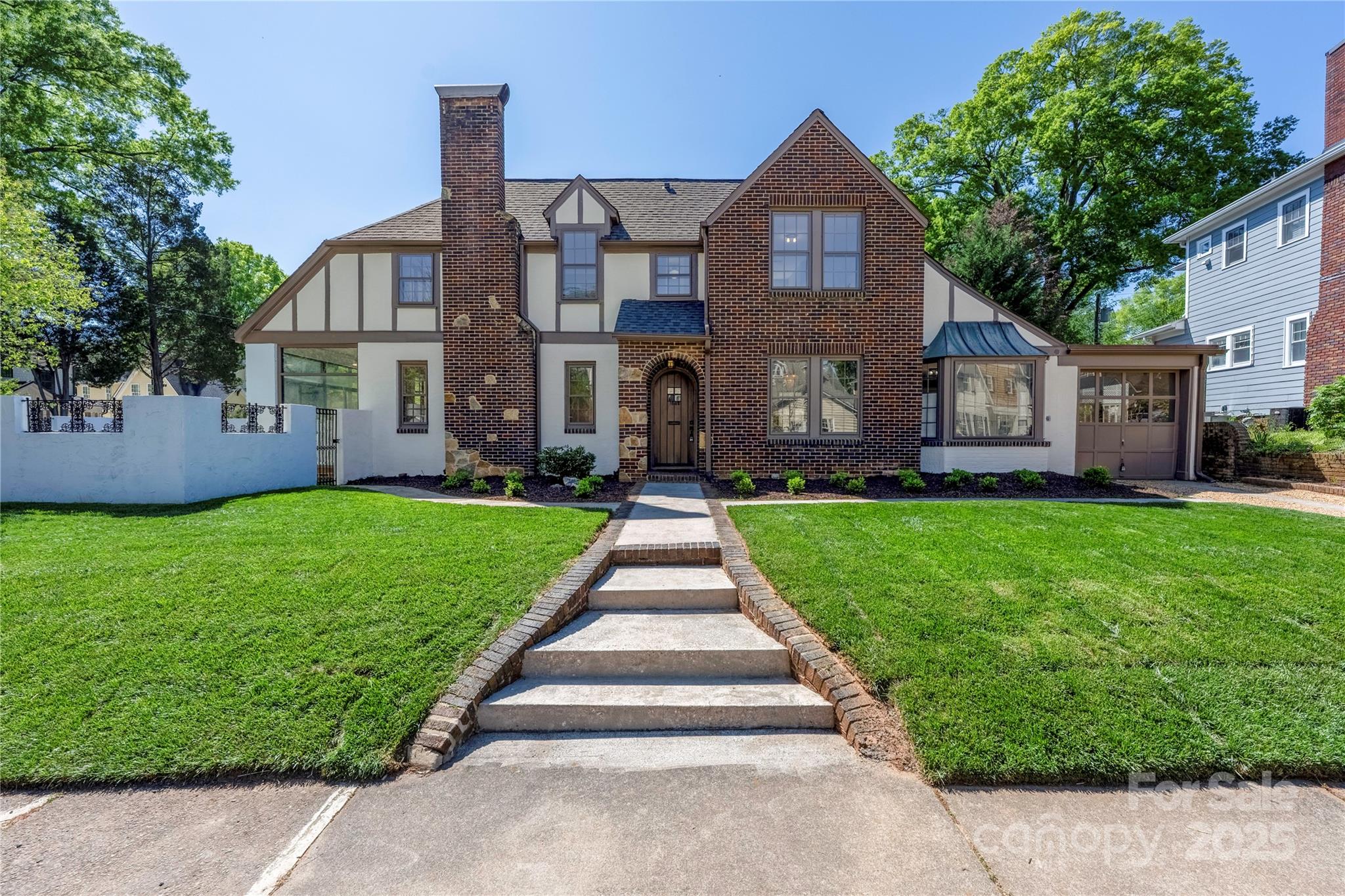 1842 Asheville Place