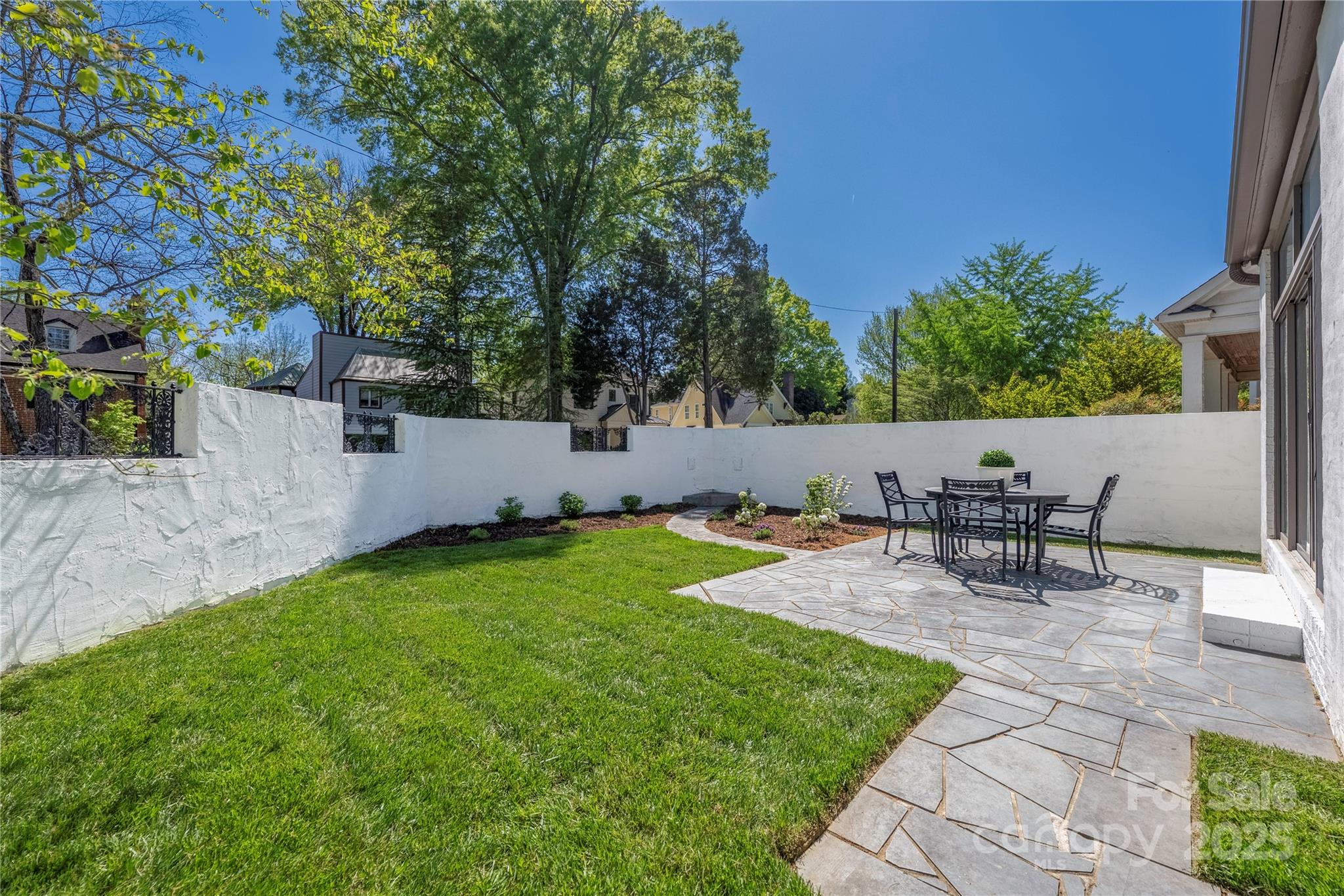 1842 Asheville Place