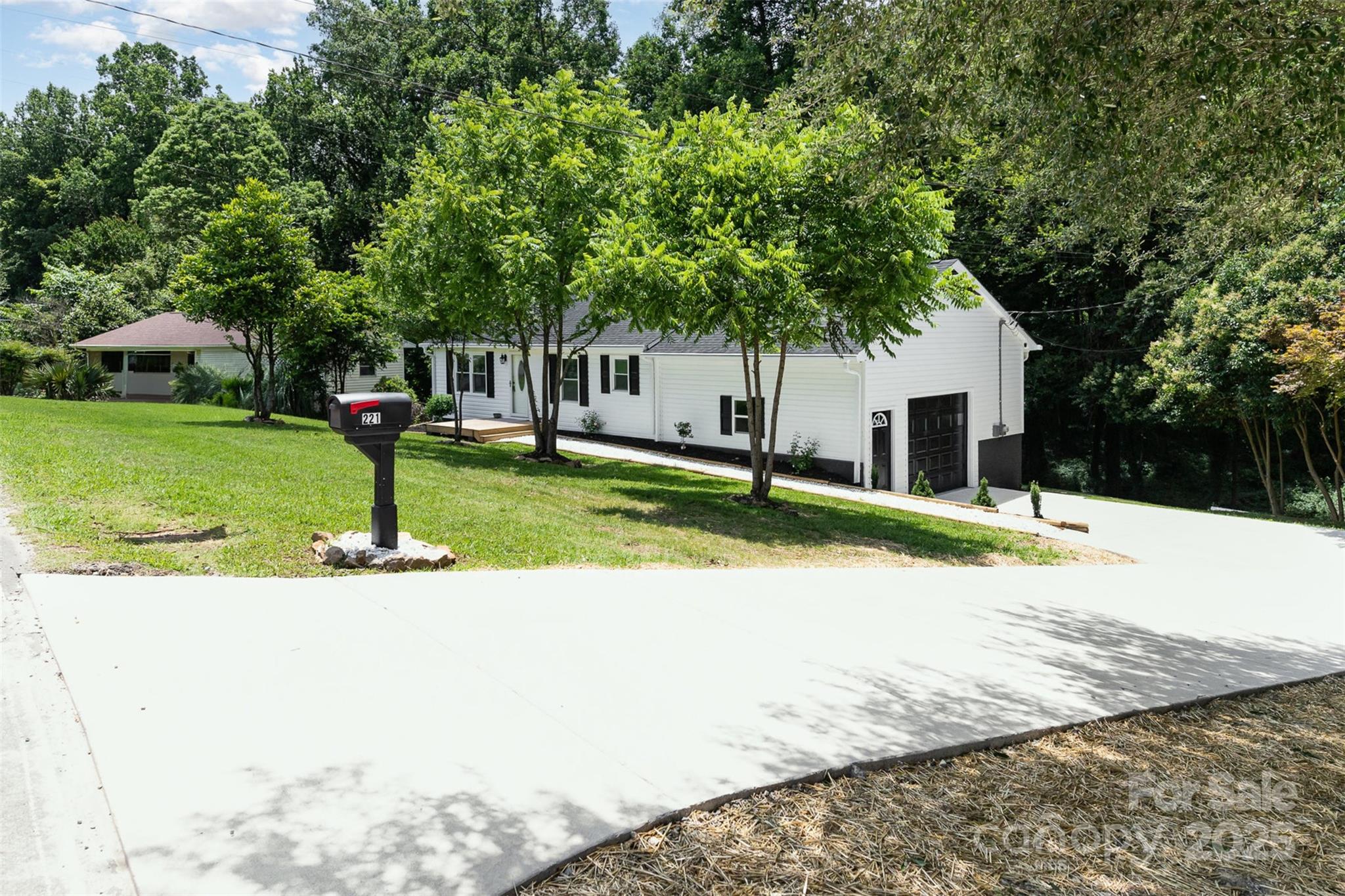 221 Belton Avenue