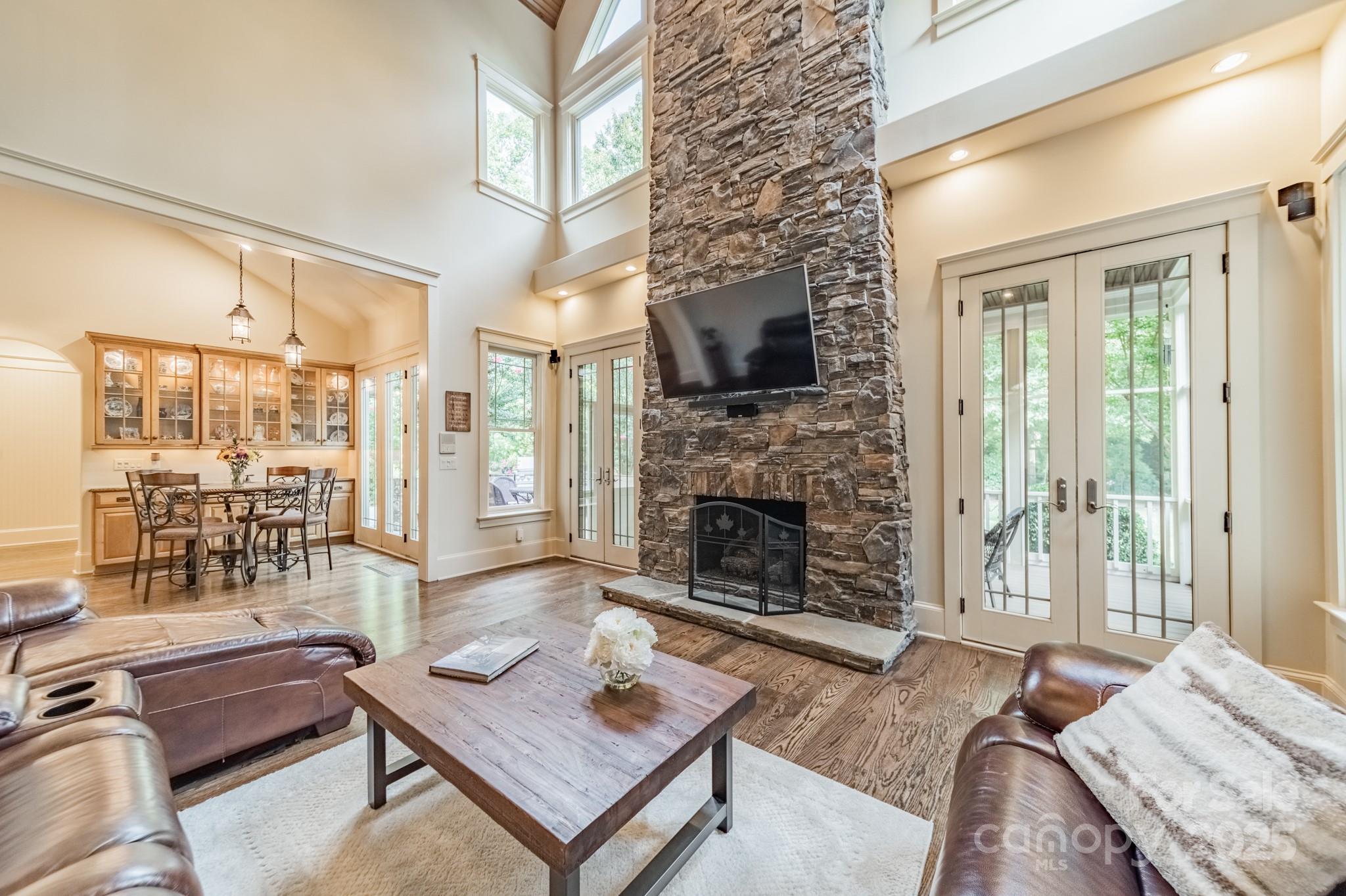 157 Dedham Loop