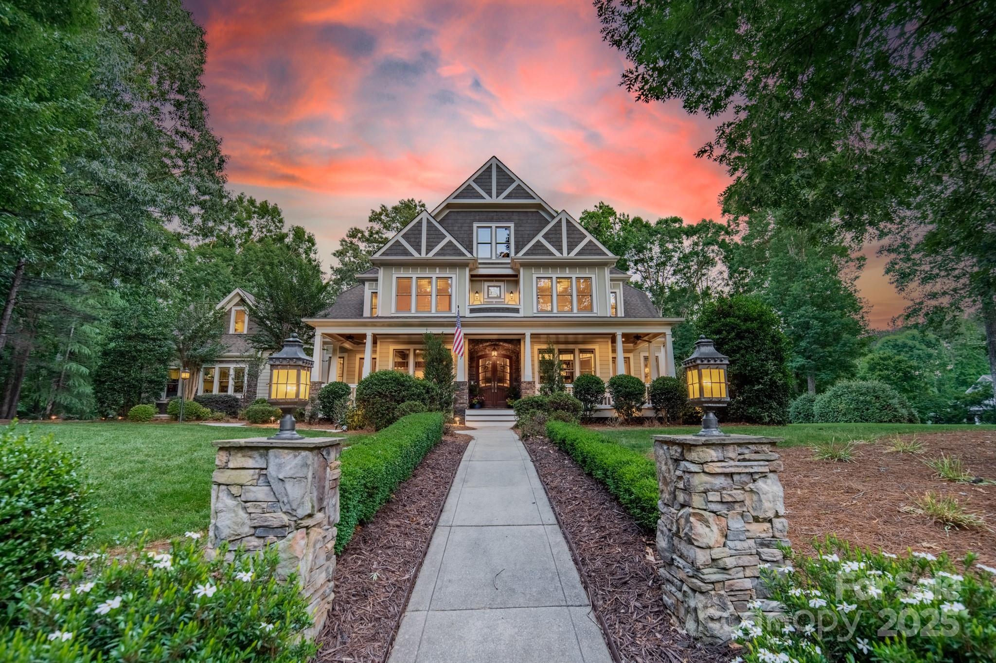 157 Dedham Loop