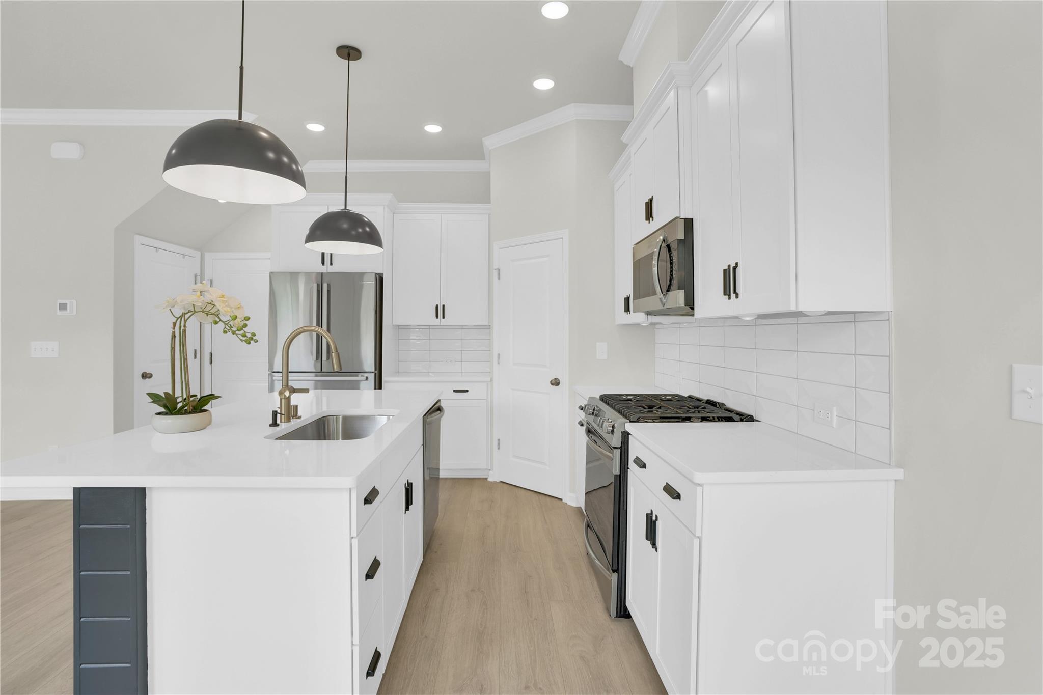 5946 Ardrey Kell Road