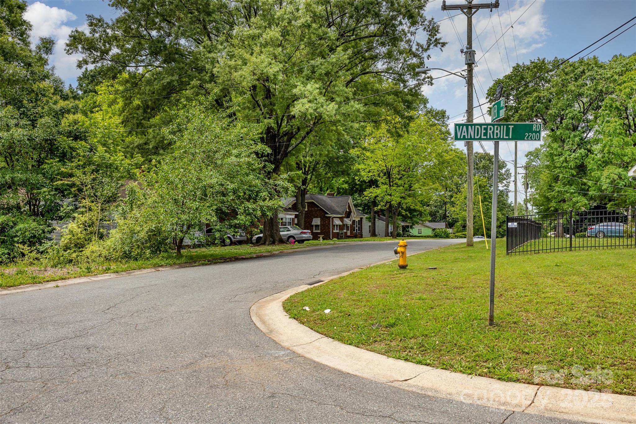2308 Vanderbilt Road