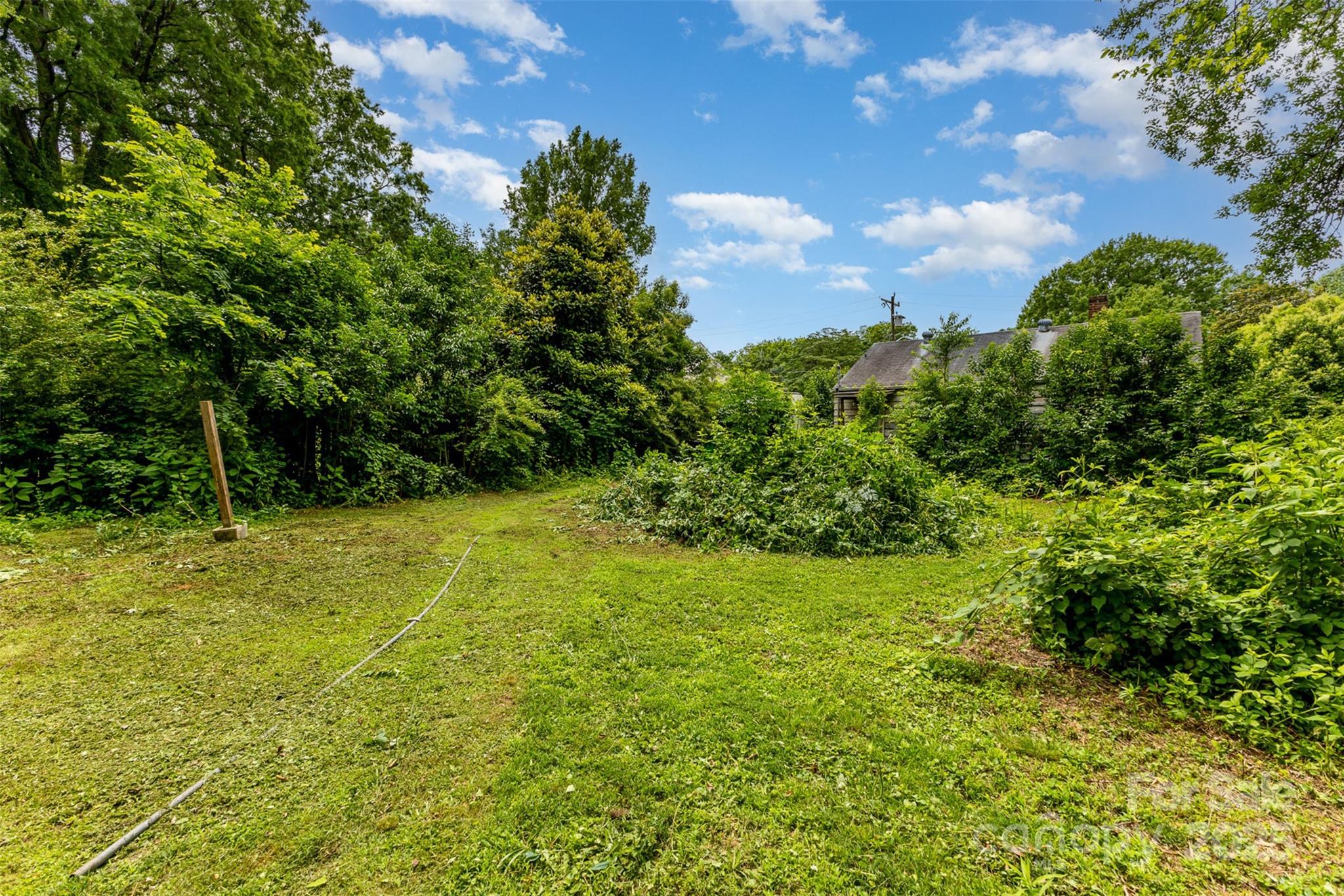 2308 Vanderbilt Road
