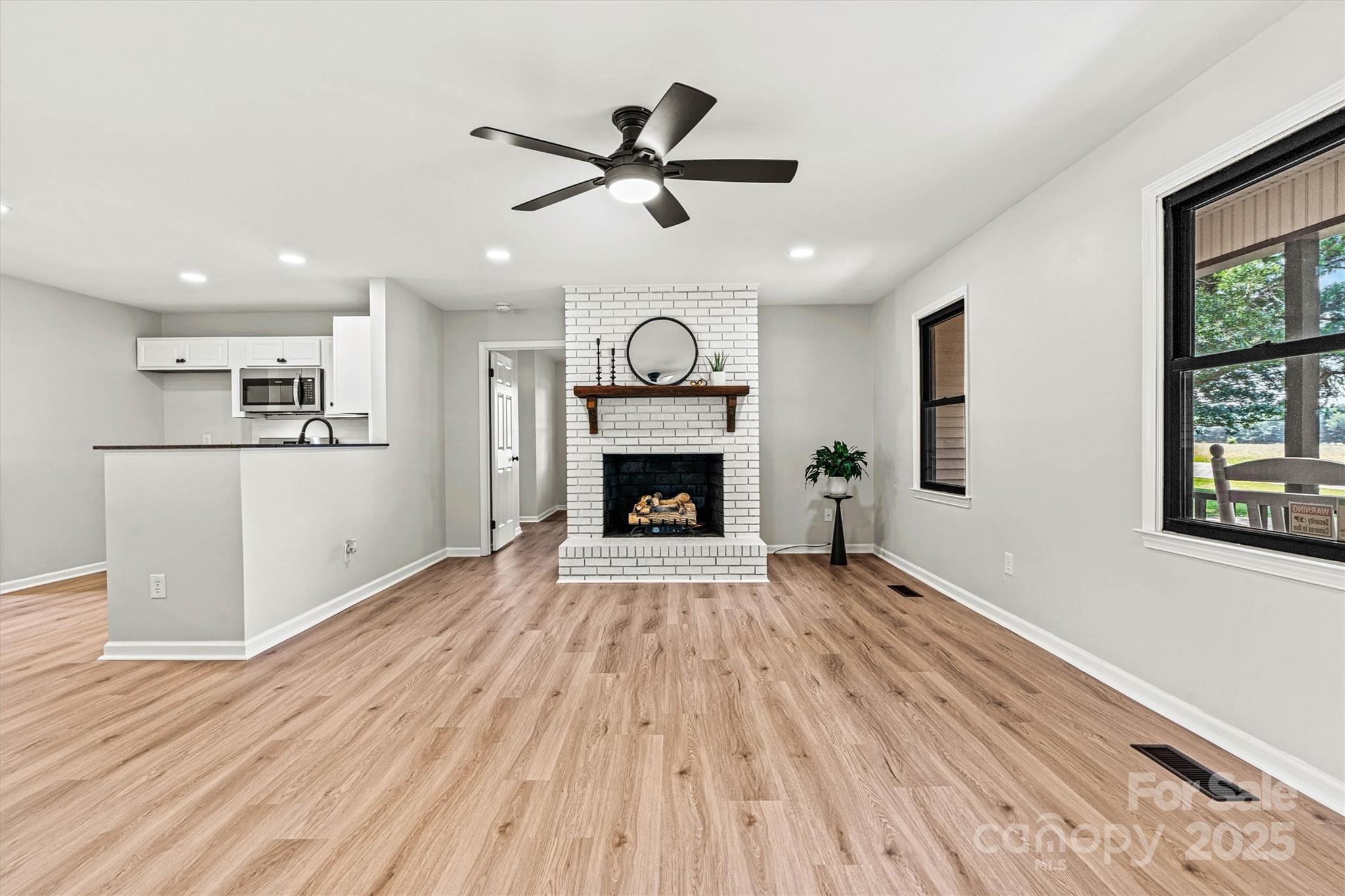 3372 Lee Lawing Road