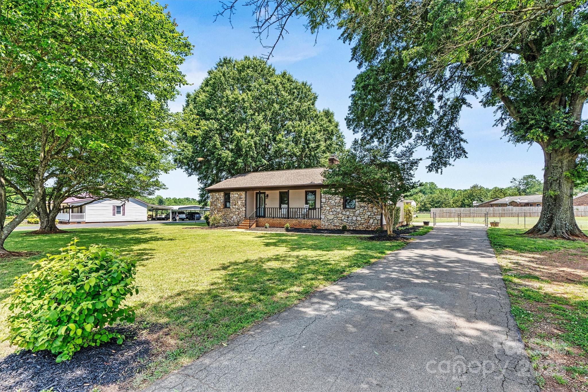 3372 Lee Lawing Road