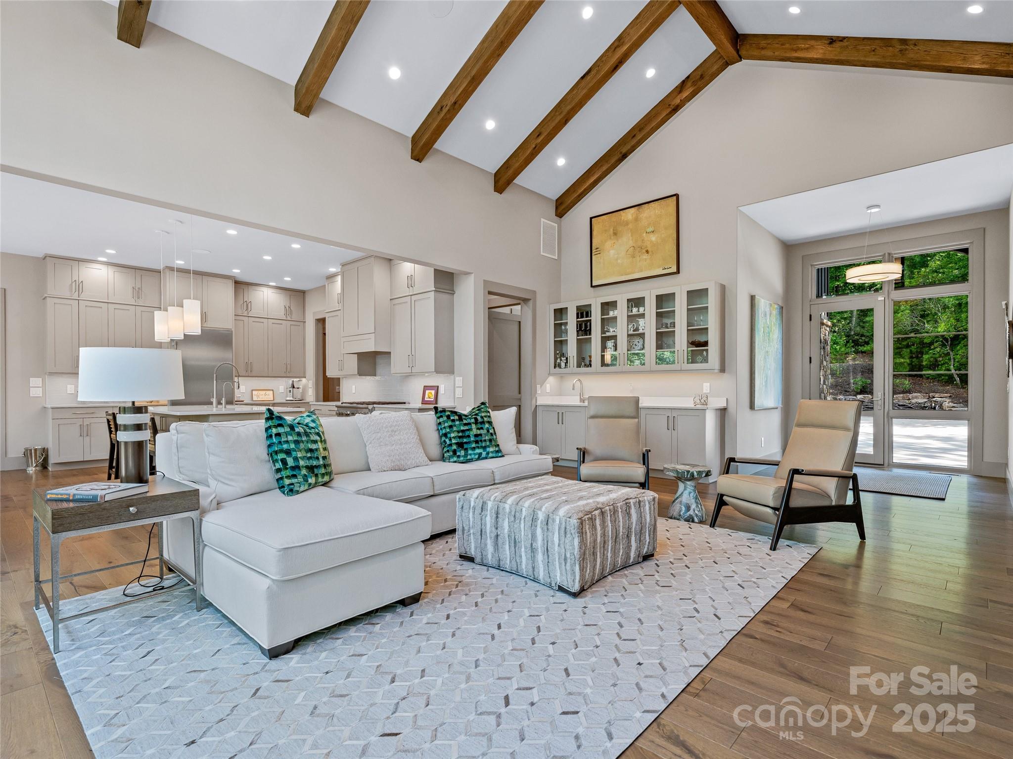 3 Nestlewood Drive